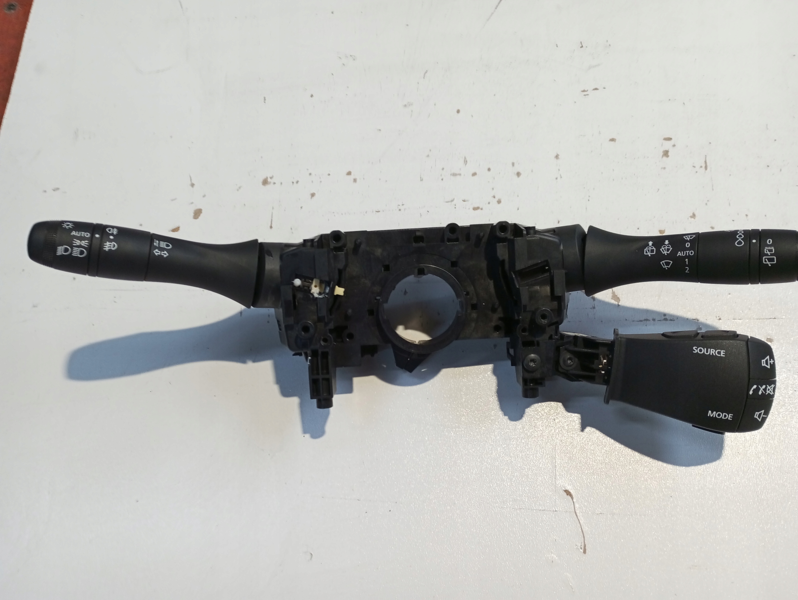 DEVIO LUCI TERGICRISTALLO TERGI DACIA JOGGER 24R 255670-975R