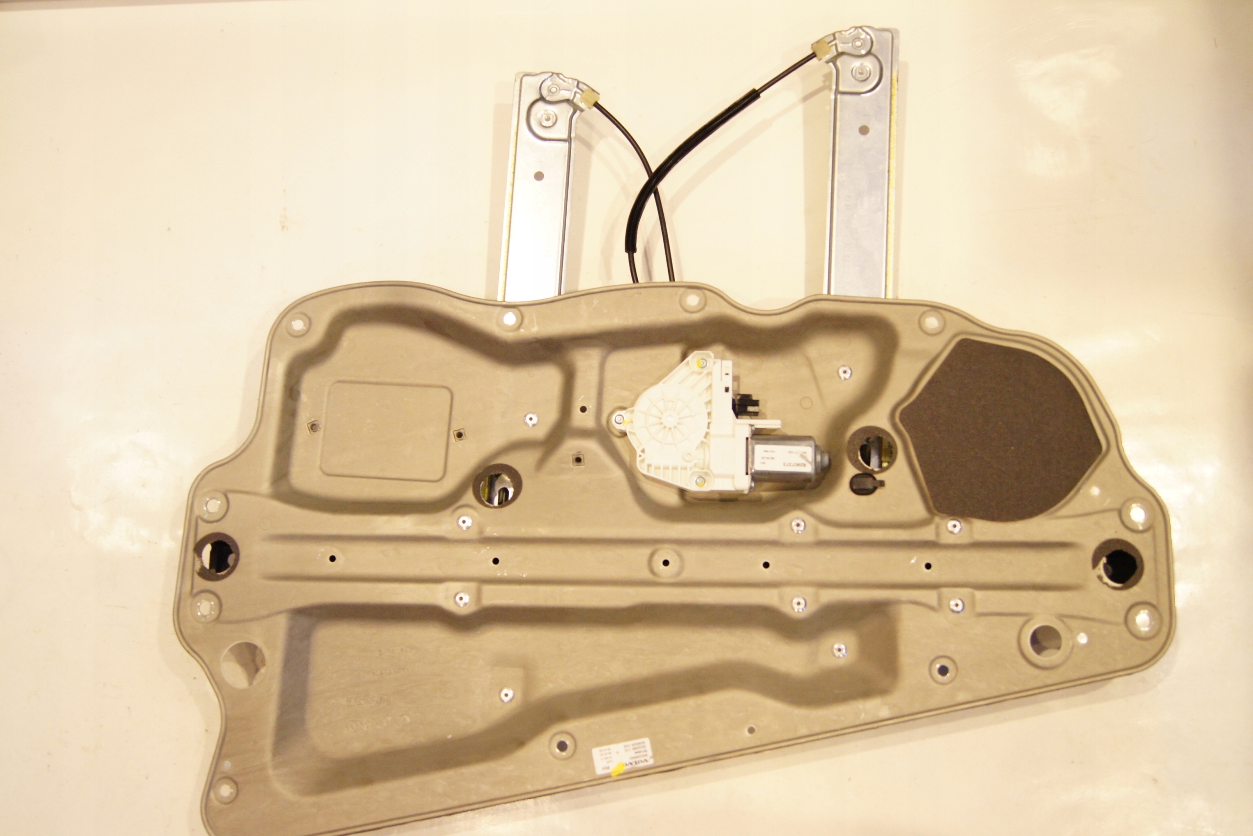 mechanizm podnoszenia szyby prawy VOLVO FH4 Numer katalogowy części 84225953