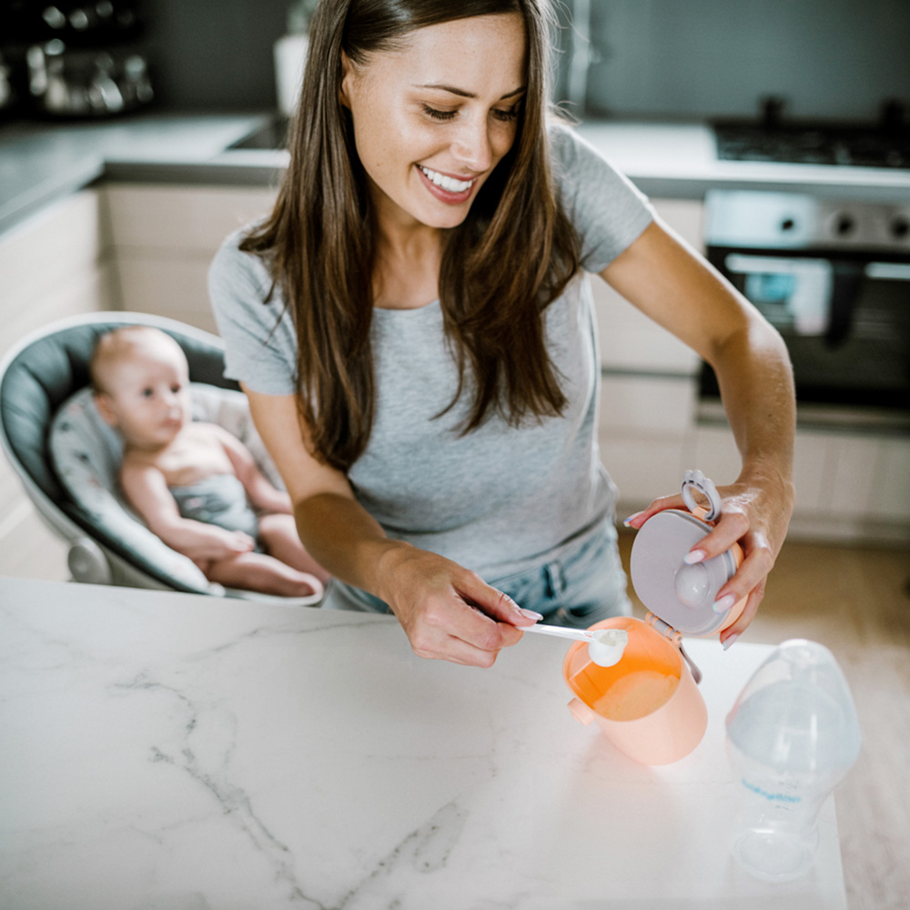 Pojemnik na mleko modyfikowane w proszku Babyono z uchwytem i łyżeczką Kod producenta 1544