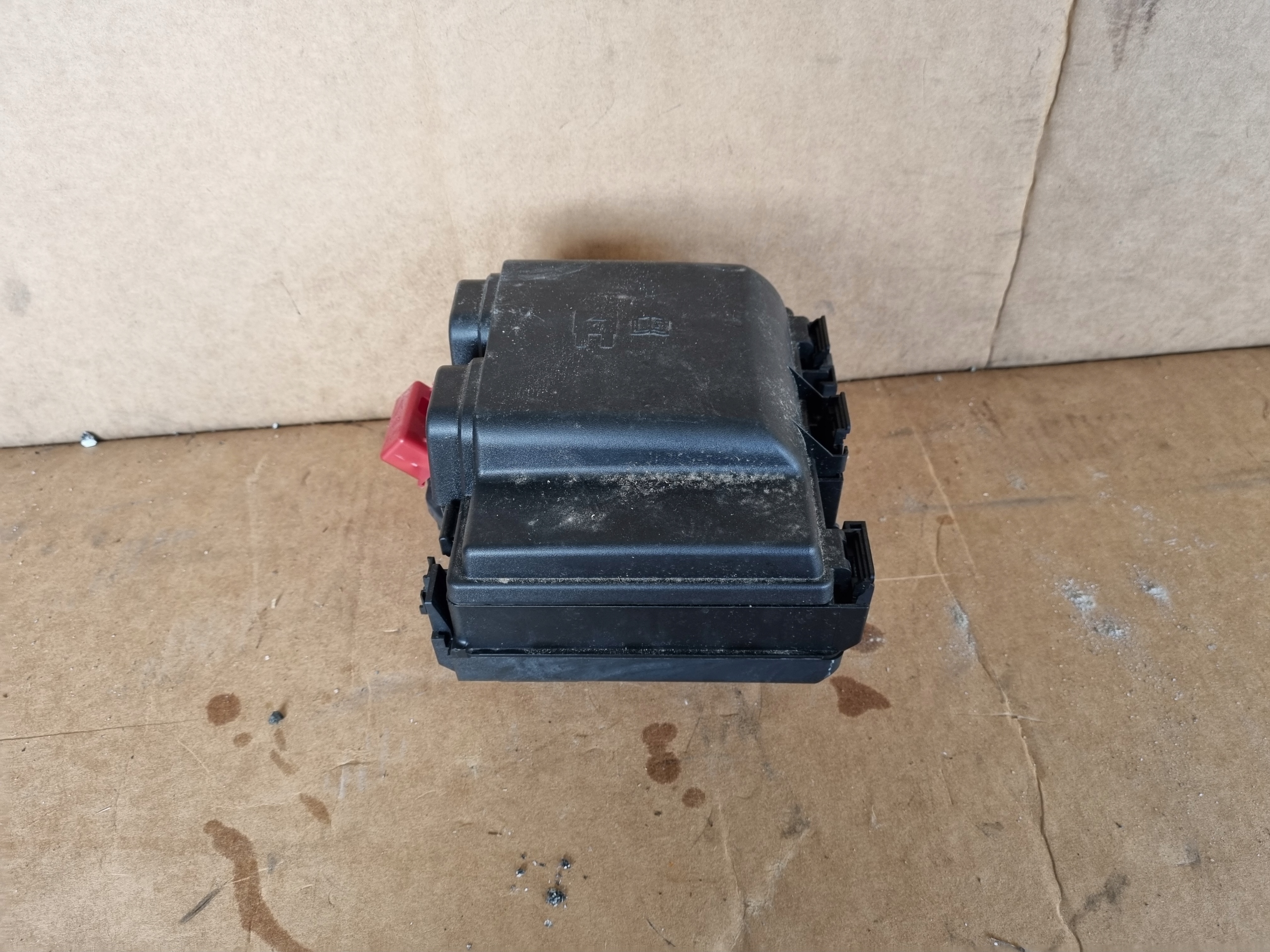 FORD KUGA MK3 2.5 HYBRID SKRZYNKA BEZPIECZNIKÓW Numer katalogowy części LX6T-14D068-ECE