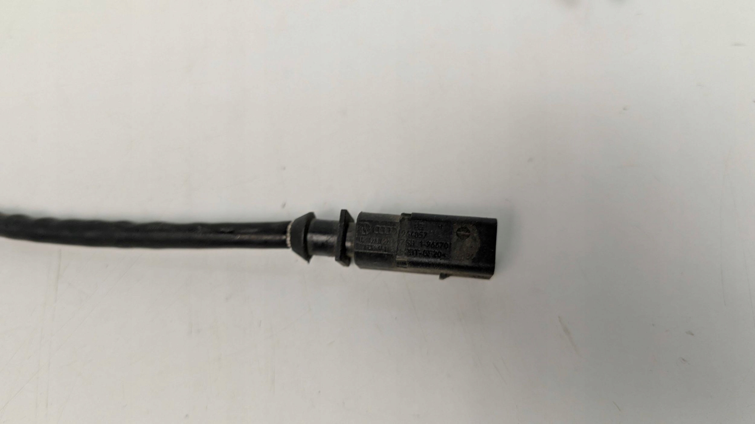 Audi A4 B8 2.0 TDI Sensor temperatury Gase 05L906088BD