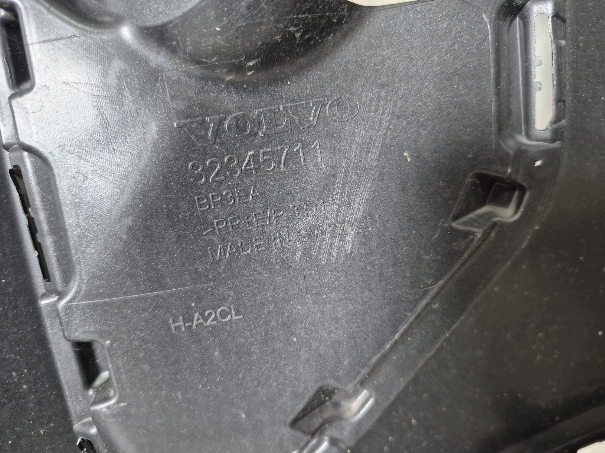 VOLVO XC90 II LIFT 25- bumper front front SPR PDC 32345711