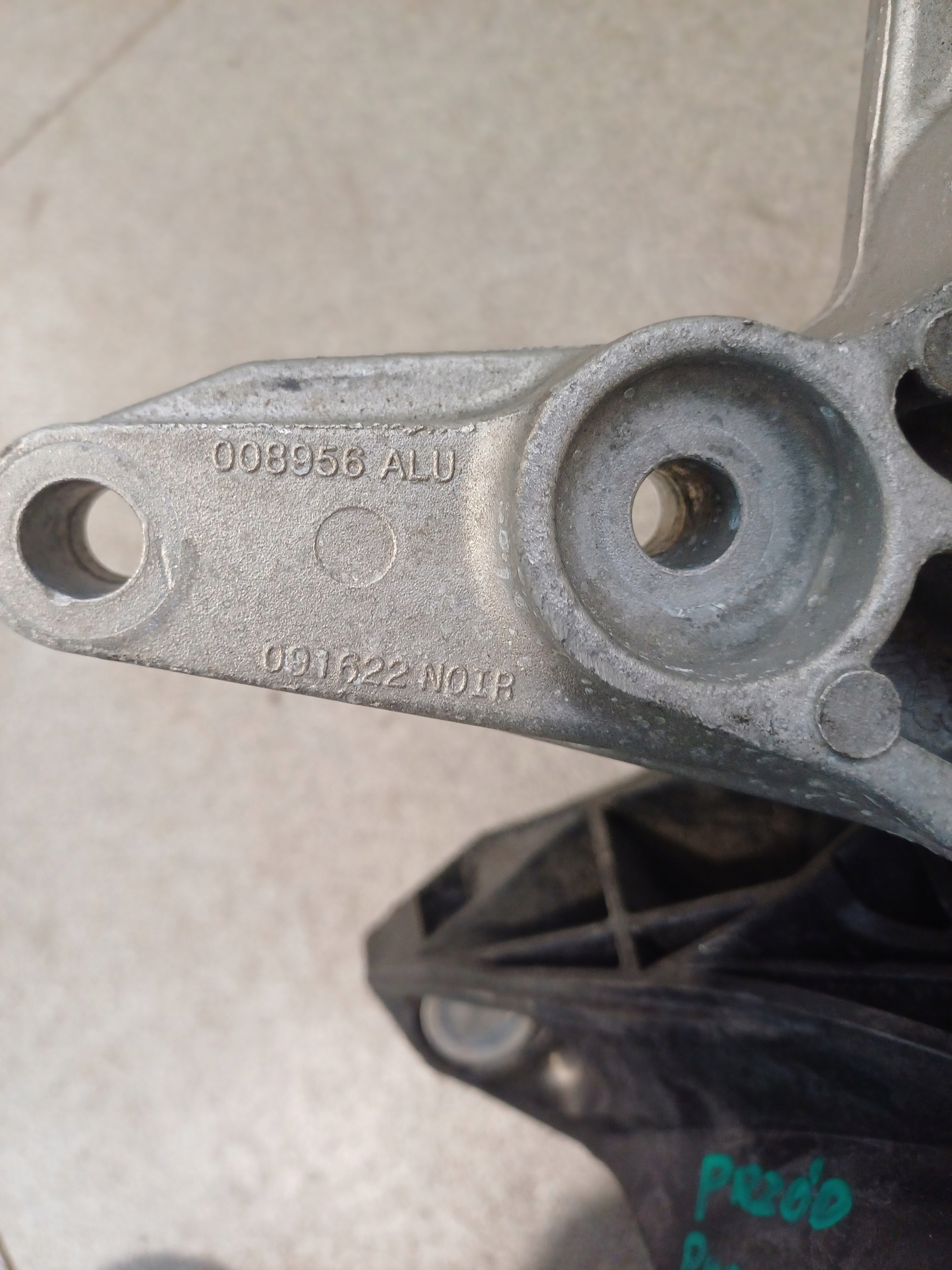 engine mount PEUGEOT 3008 II 5008 II 008956 1,2 THP