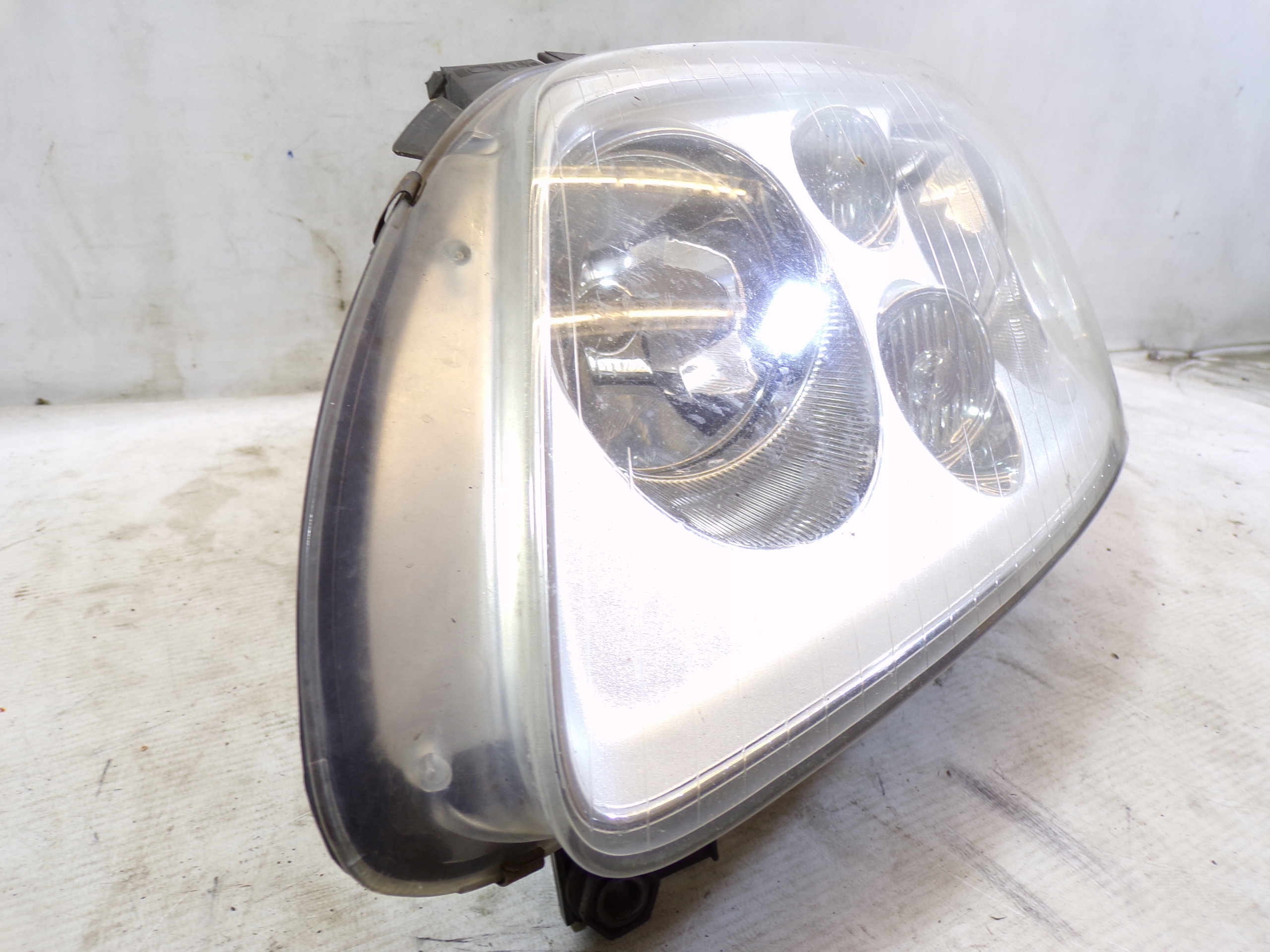 light front front left VOLKSWAGEN TOURAN 1 and (K) (3)