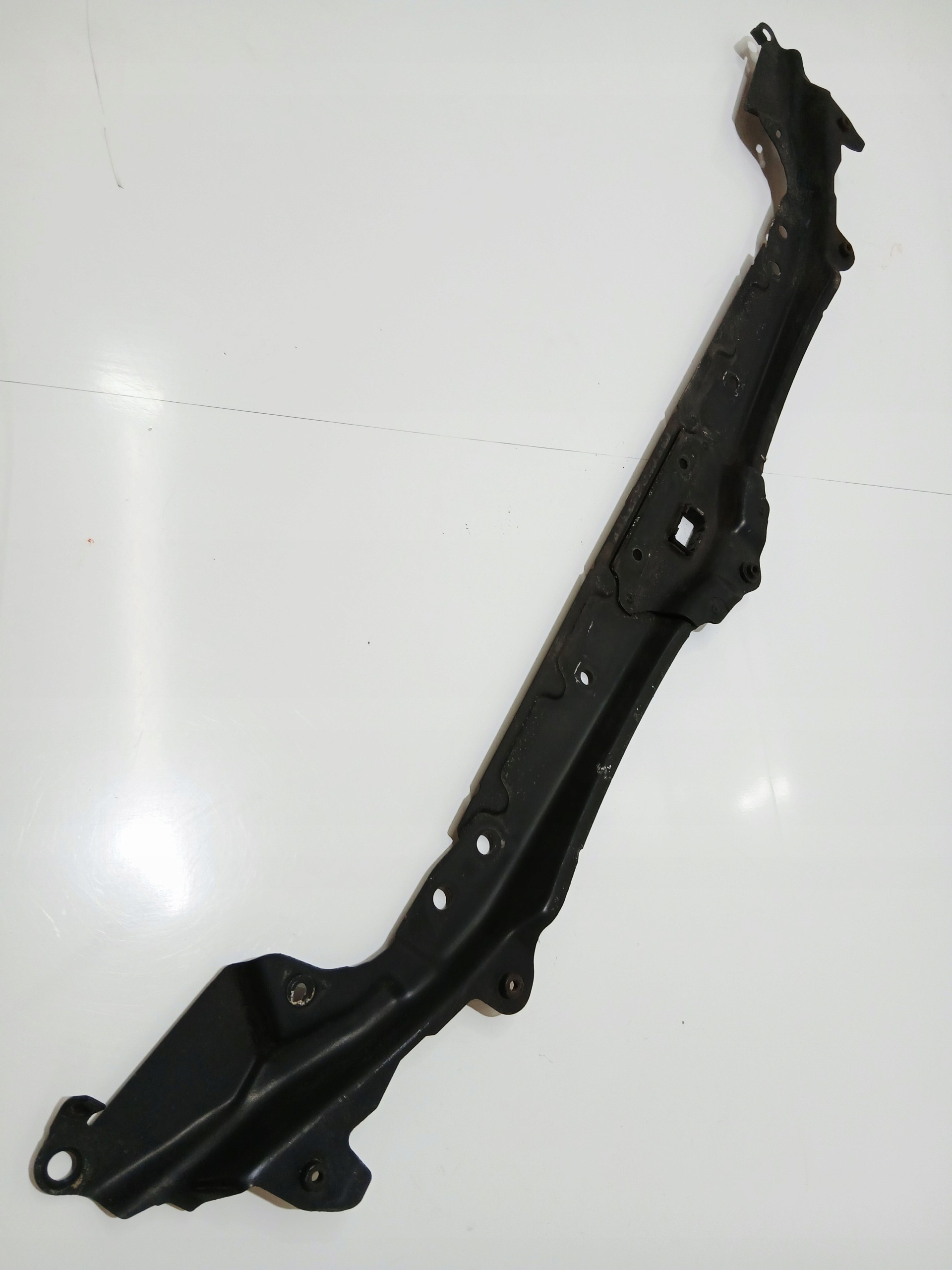 držiak nárazníka stredné BMW E60 E61 OE 7163462 (0000695)