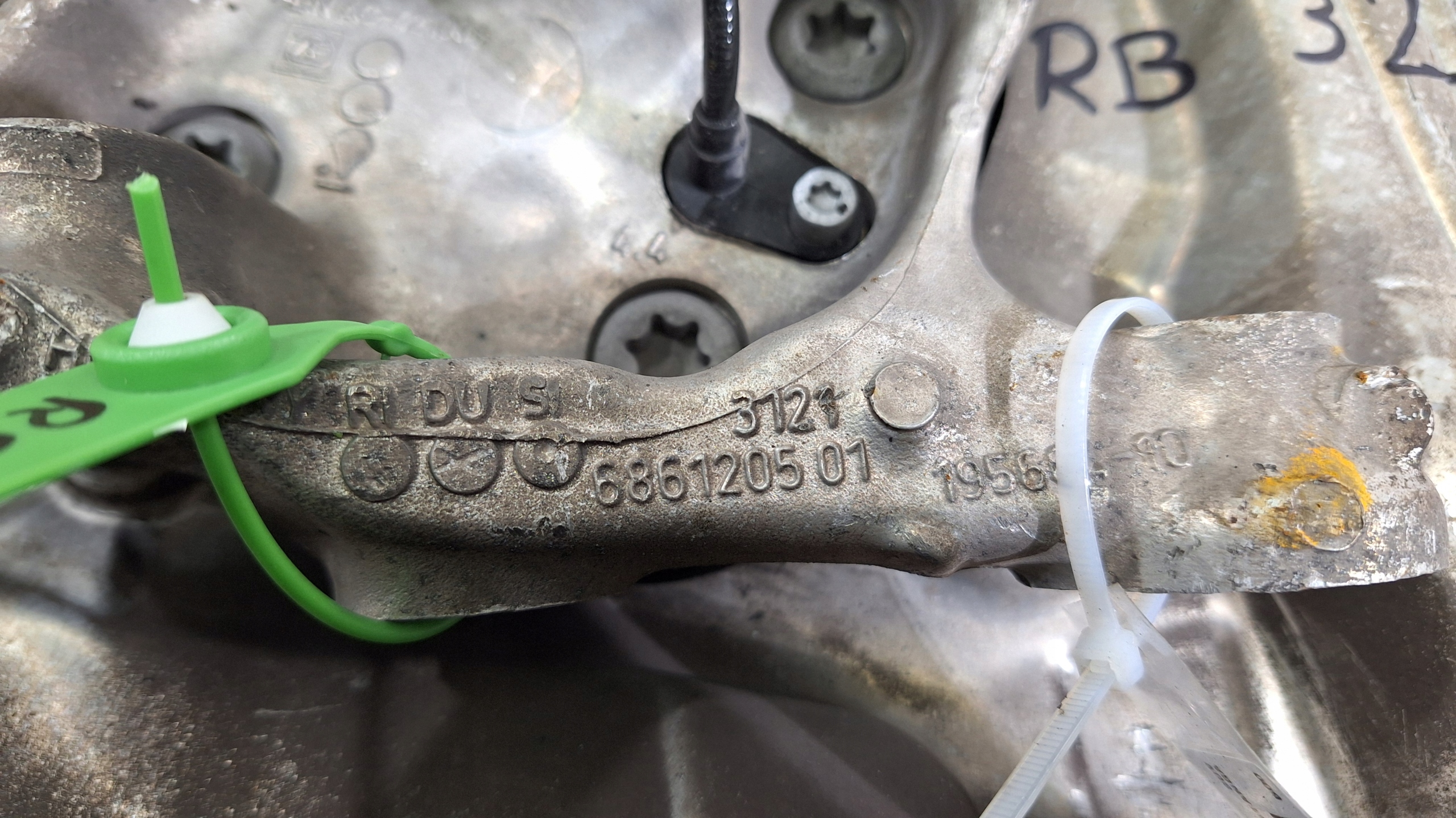 otoč levý předek 6861205 BMW X1 E84 2009-2015