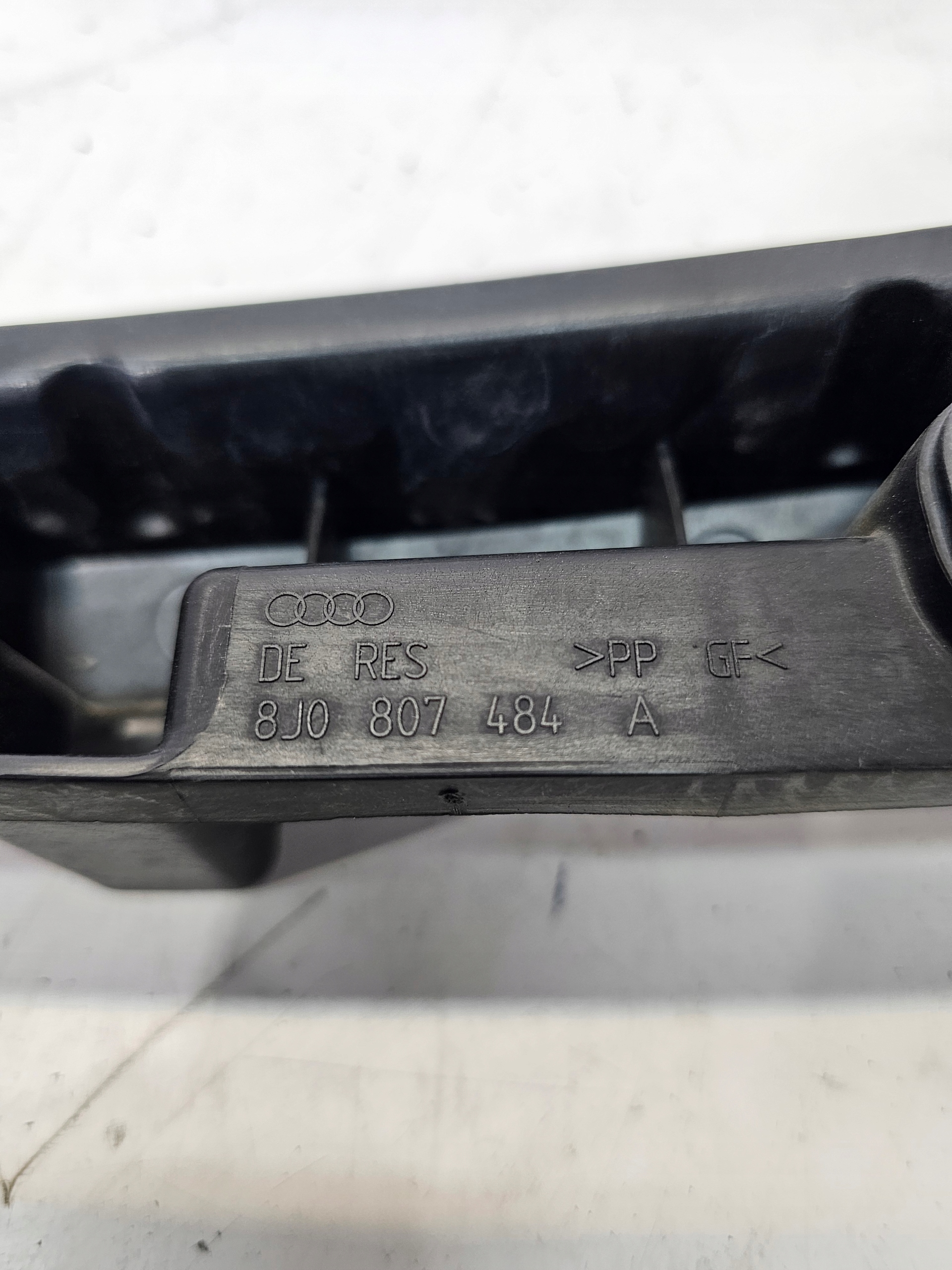 bumper bracket right rear part AUDI TT 8J 8J0807484A