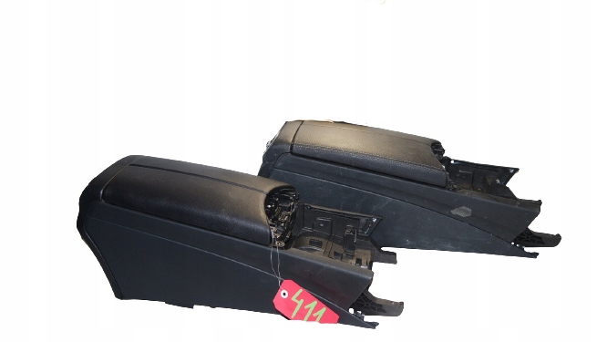 A23095479 - Центральный подлокотник MERCEDES W205