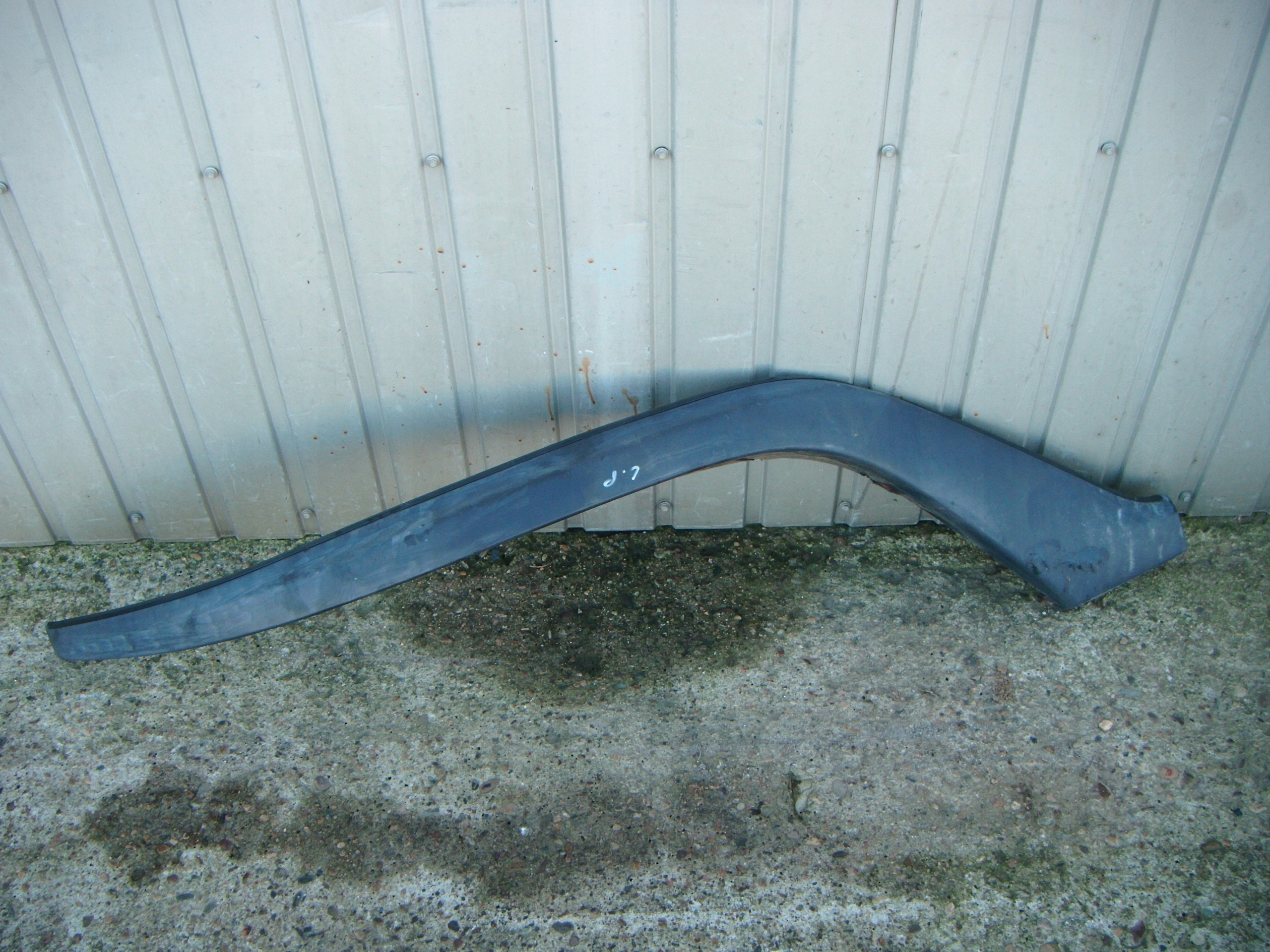 KORANDO II 2 96- LISTWA NAKŁADKA BŁOTNIKA