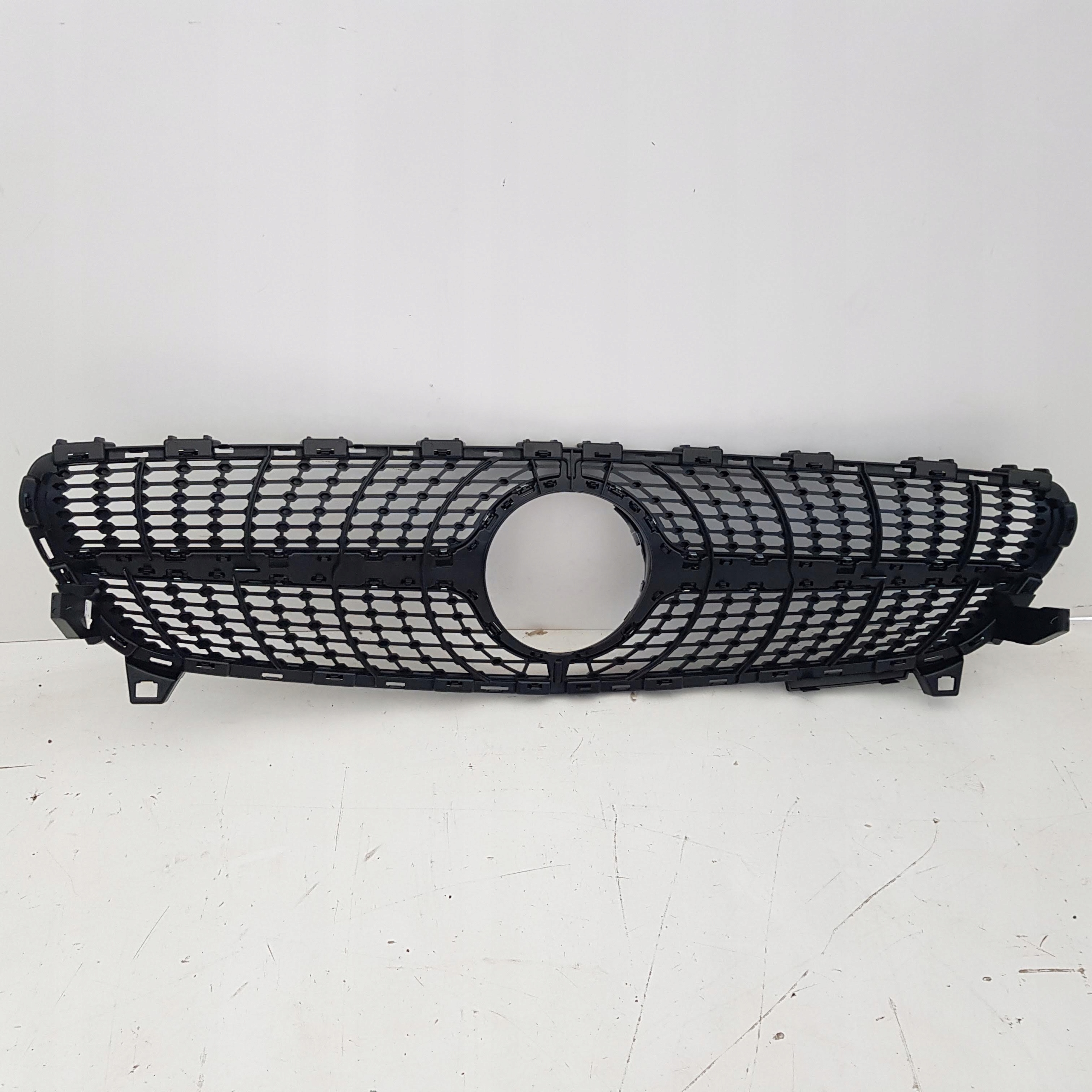 MERCEDES A KLASA 176 LIFT ATRAPA GRIL NOWY ORYGINAŁ Kolor srebrny