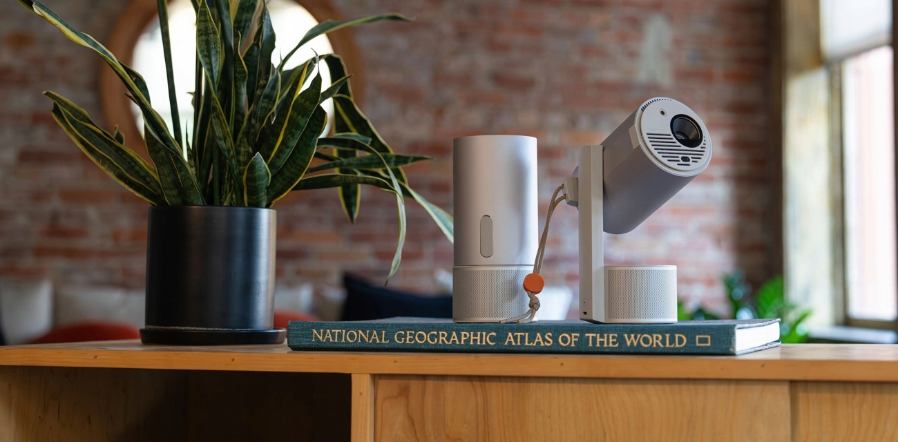 Портативний міні-проектор XGIMI MoGo 3 Pro зі світлодіодним підсвічуванням та преміальною технологією DLP відображення Google TV