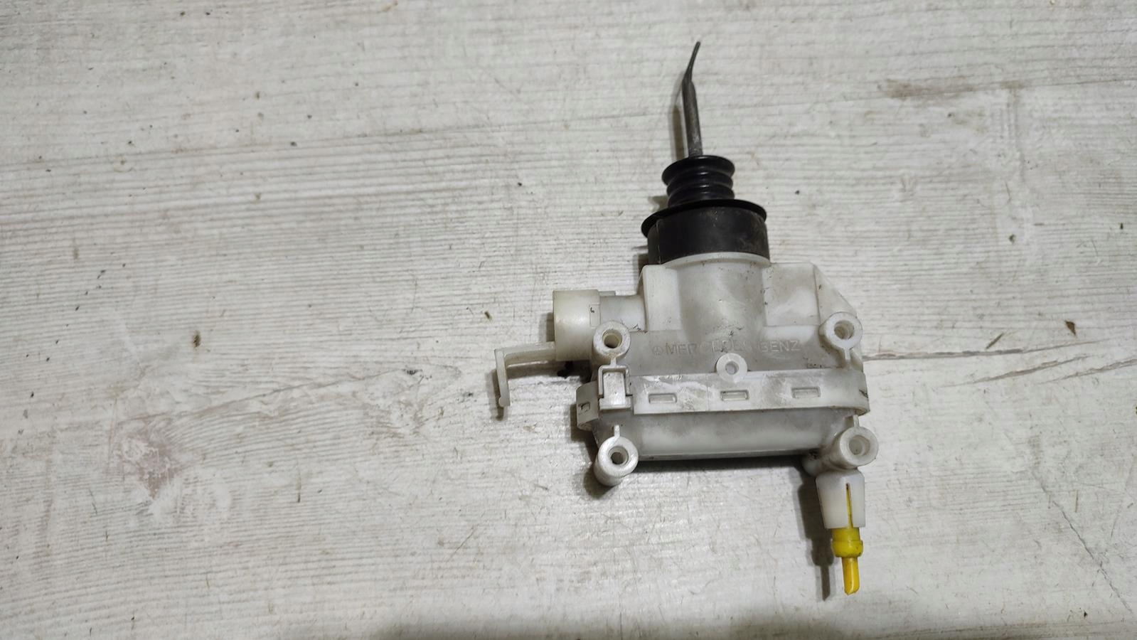 damper central of a lock right front Mercedes w124
