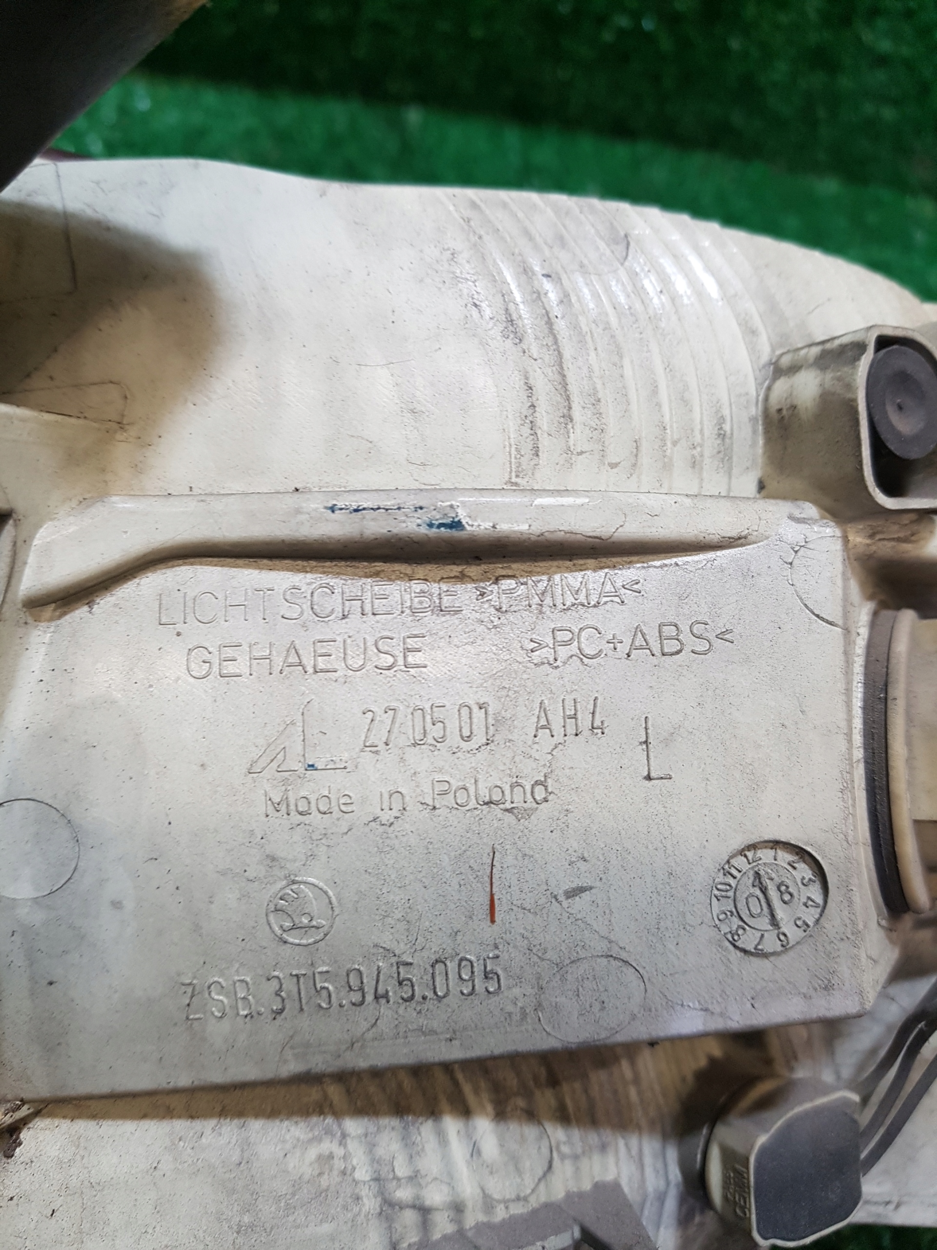 light left rear SKODA SUPERB 2 3T5945095 sedan