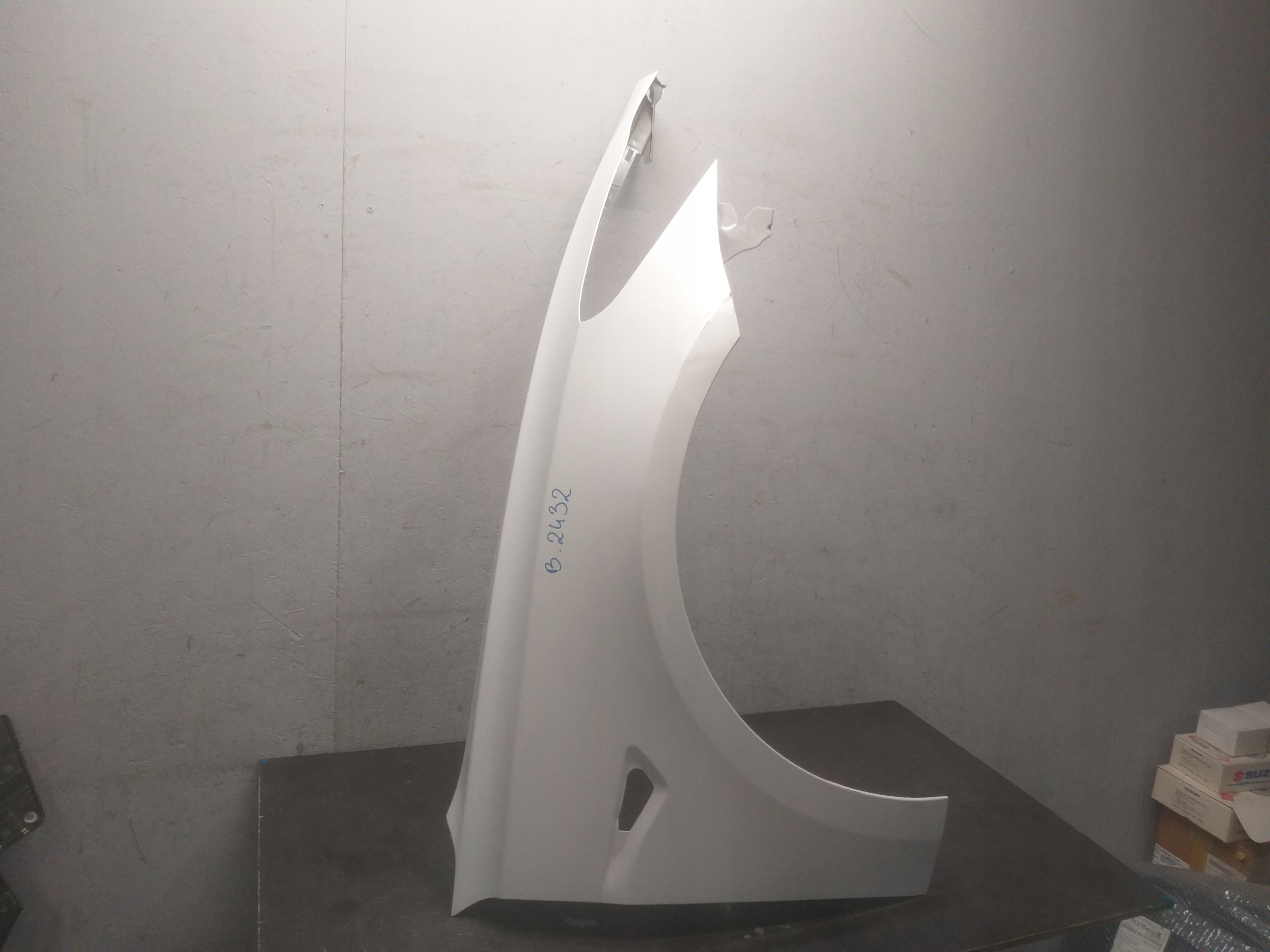 fender front right TESLA III 3