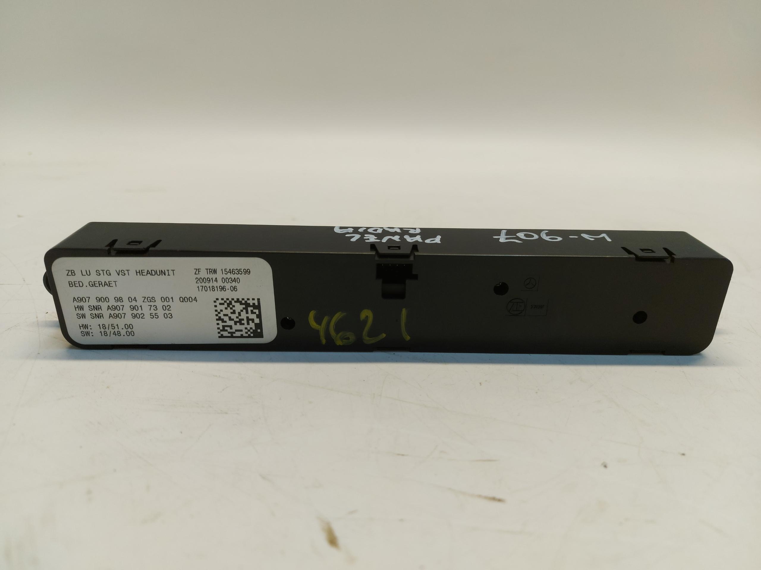 MERCEDES Sprinter W907 Panel commandes radio A9079009804