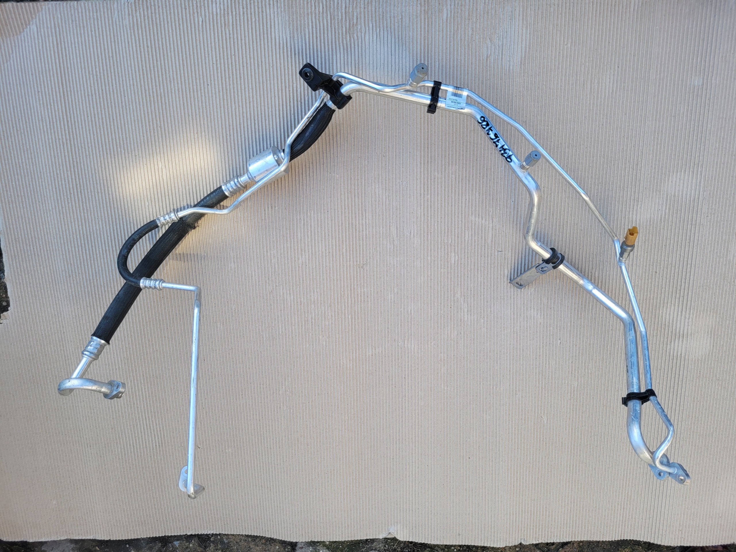 OPEL CROSSLAND X- rurka przewód klimatyzacji 93476786