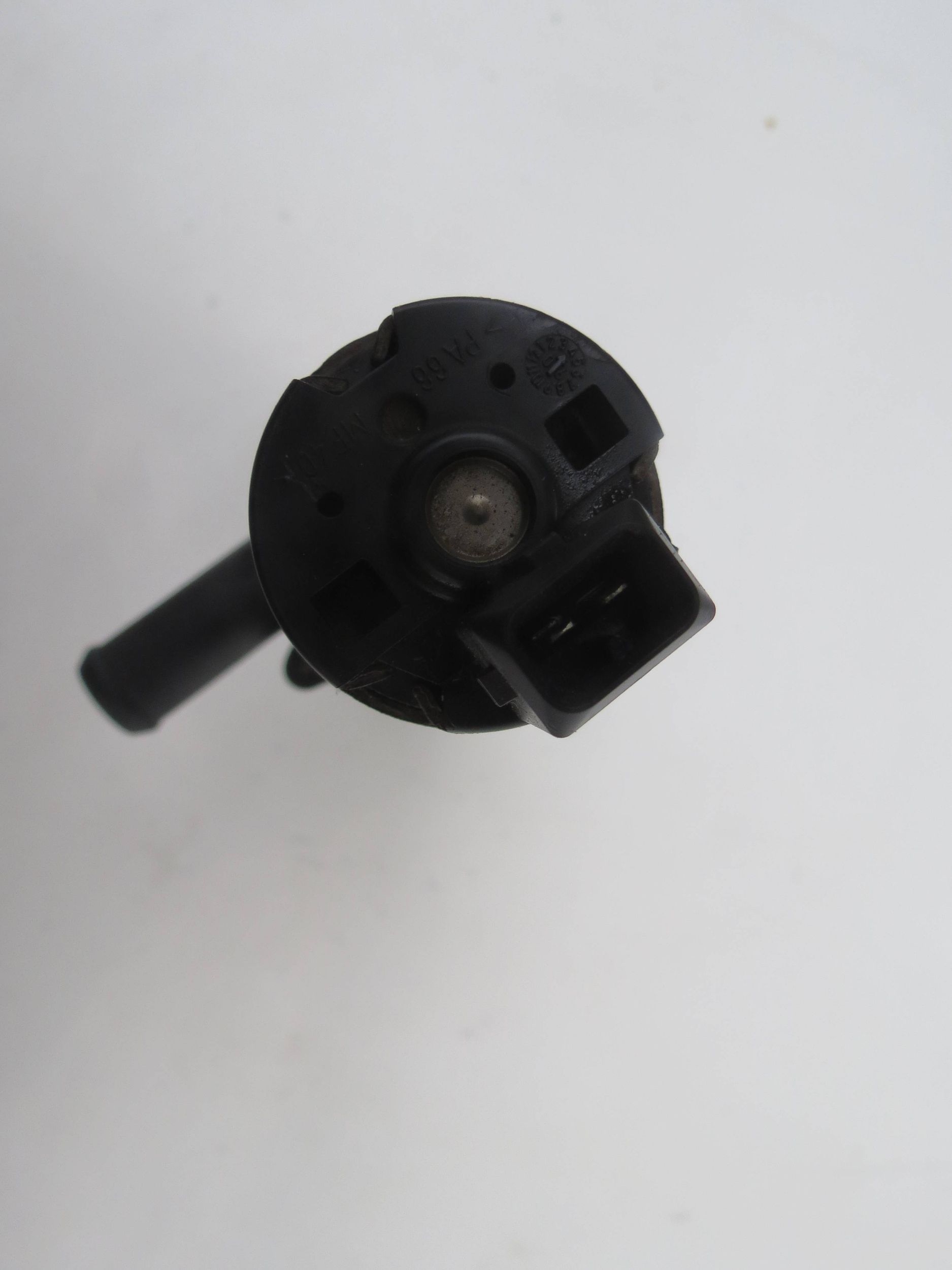 pumpa motorić vode VOLVO XC90 V8 4.4 30776243