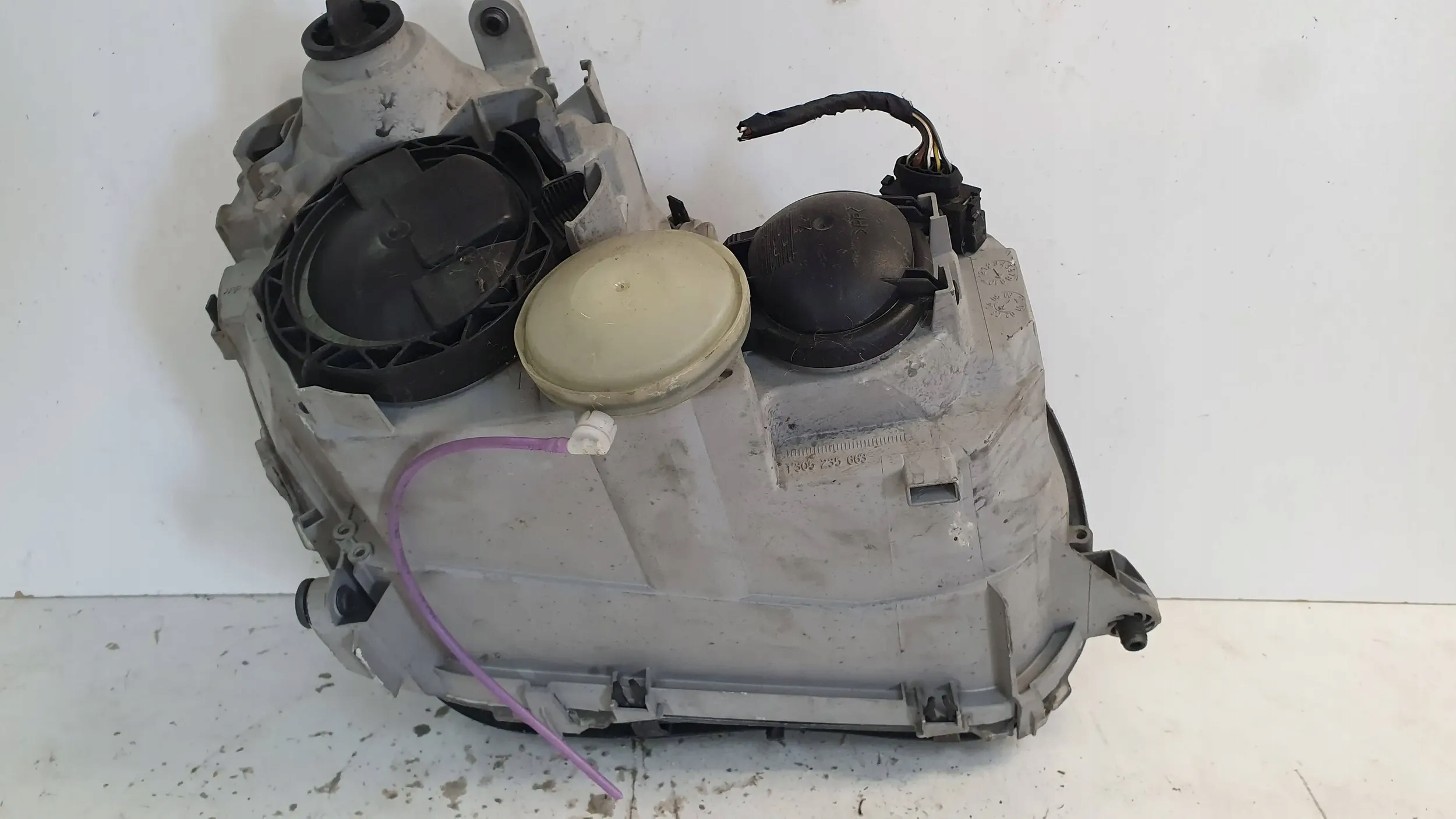 light front left A2038200161 MERCEDES C-KLASA W203 00