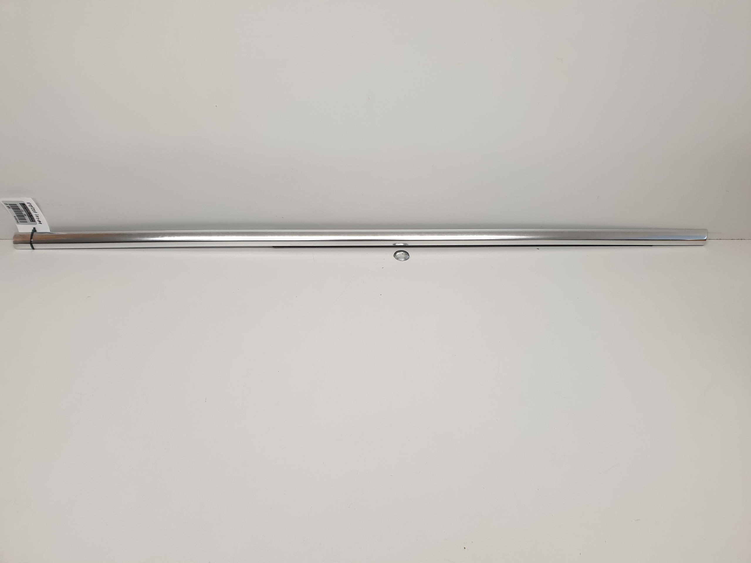 VOLVO СКРЕБОК ДЛЯ ОКОН 30661122/23