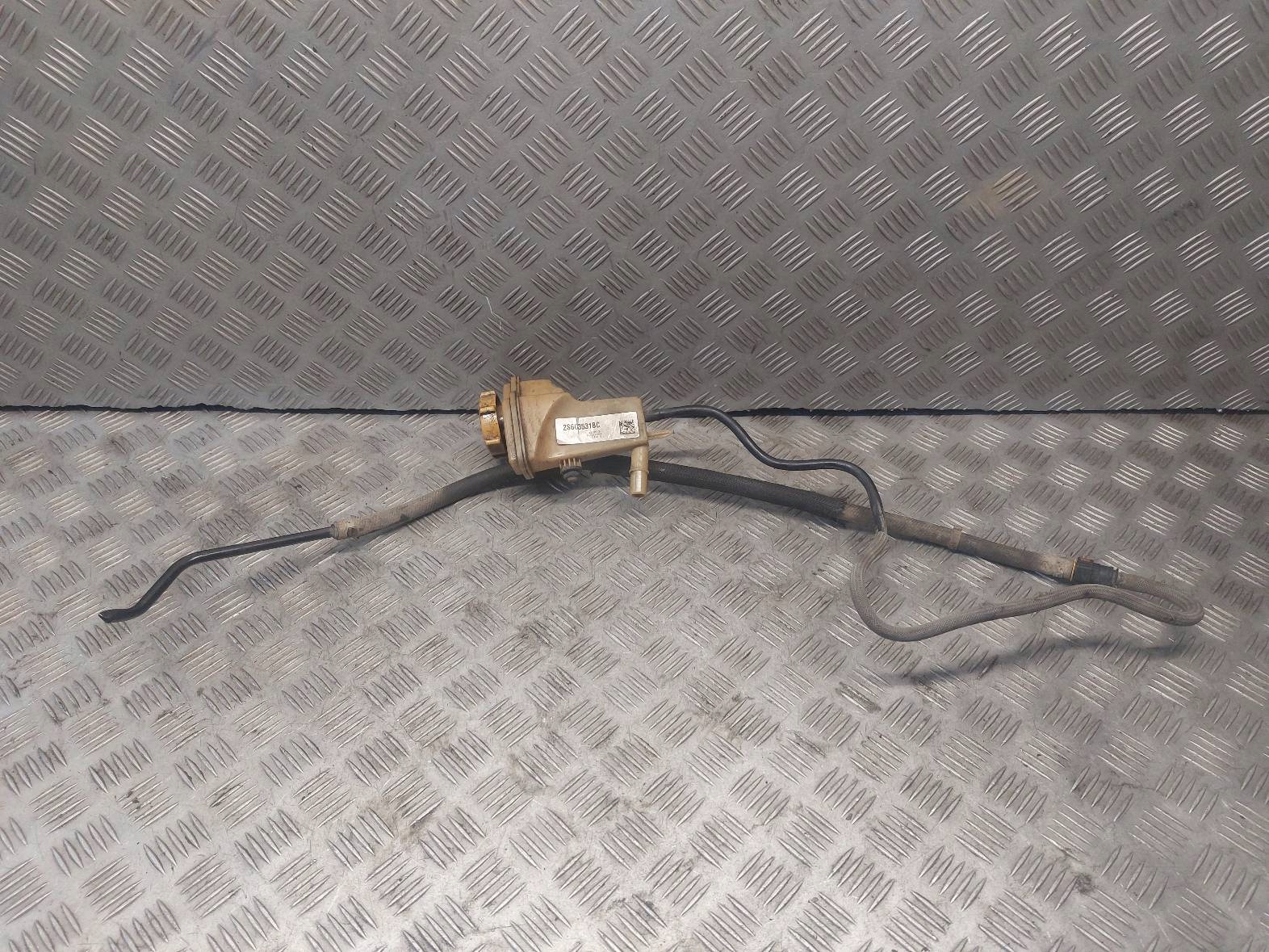 Servoölbehälter FORD FIESTA MK5 2S6C3531BC