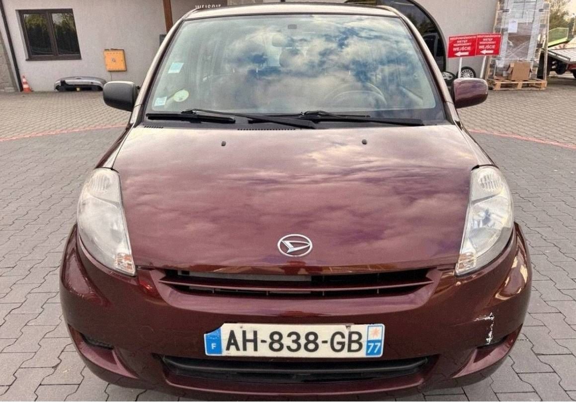 Daihatsu Sirion II 2 M300 M3 LIFT REFLEKTOR right light front right 04-10