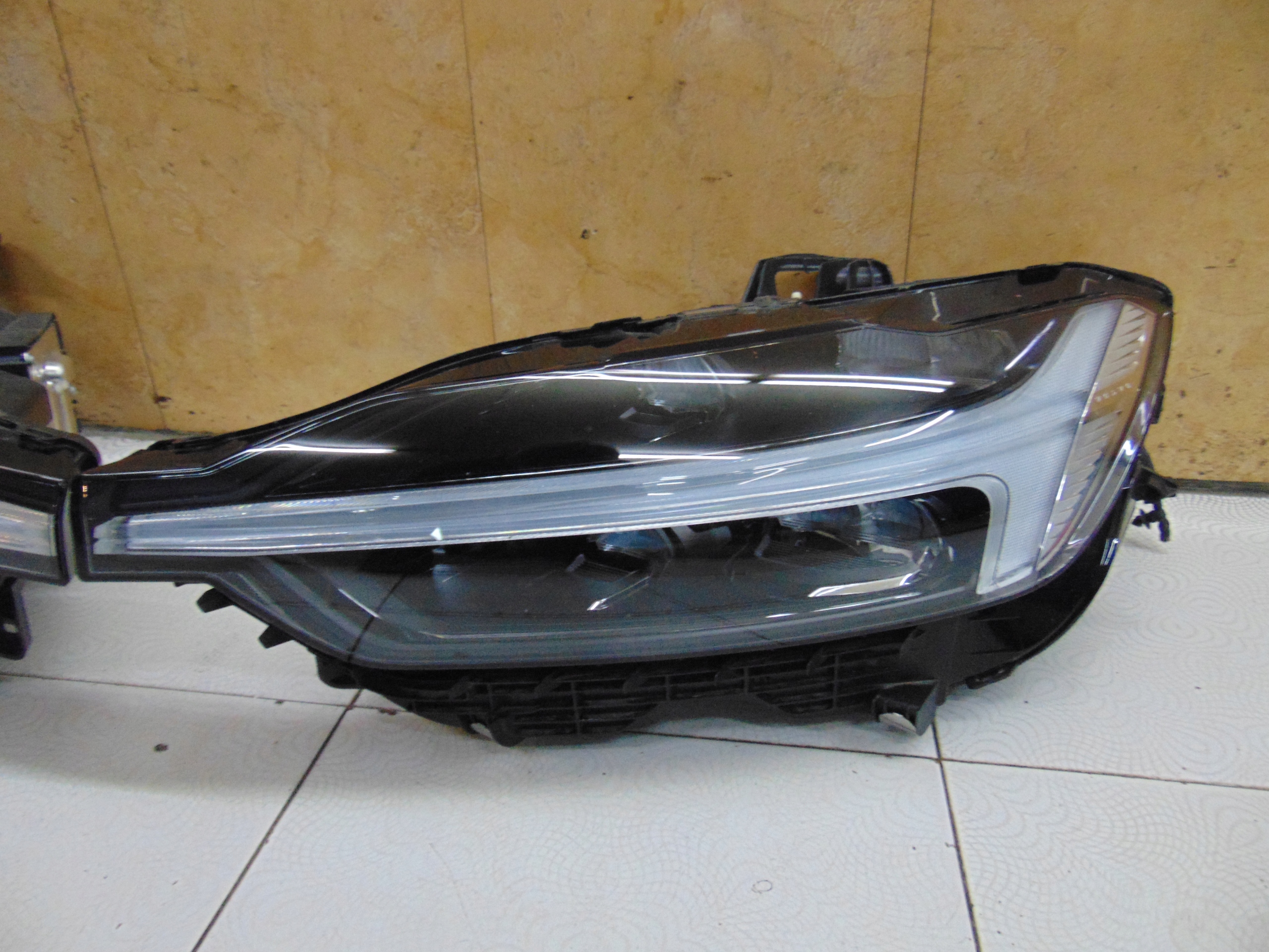 Frontscheinwerfer Volvo XC60 Facelift LED Links Scheinwerfer Headlight - Thumbnail 2