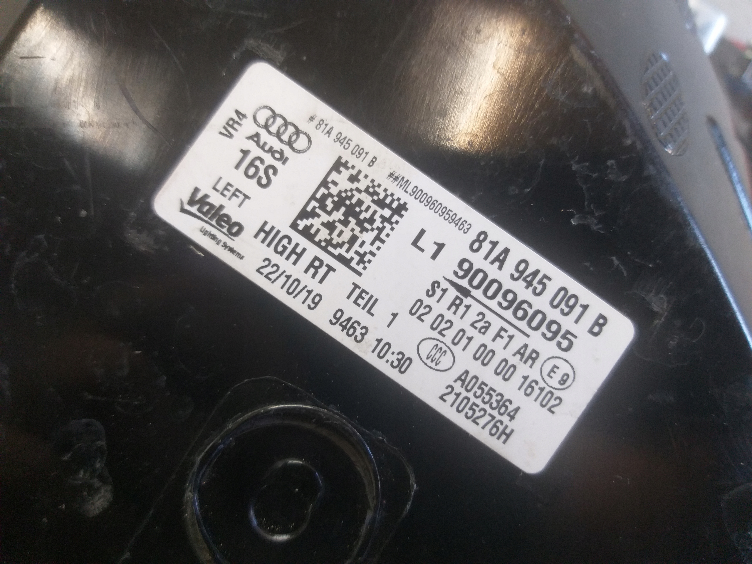 light rear part left AUDI Q2 LED 81A 81A945091B