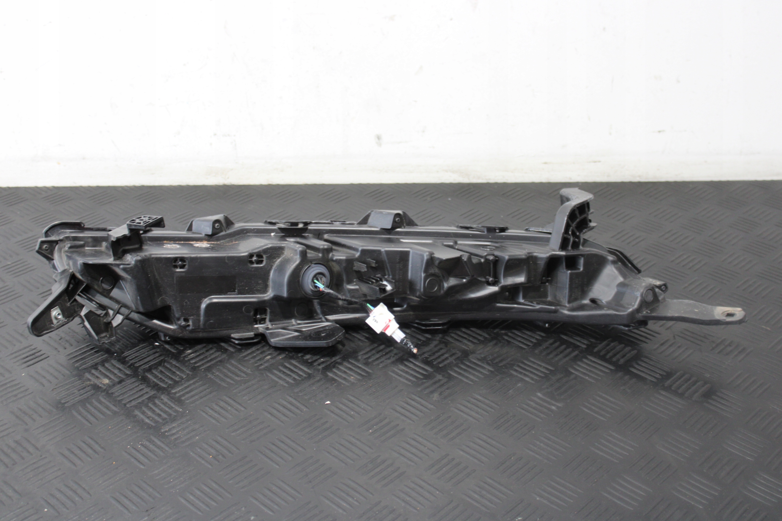 light left front front MITSUBISHI ECLIPSE CROSS LIFT