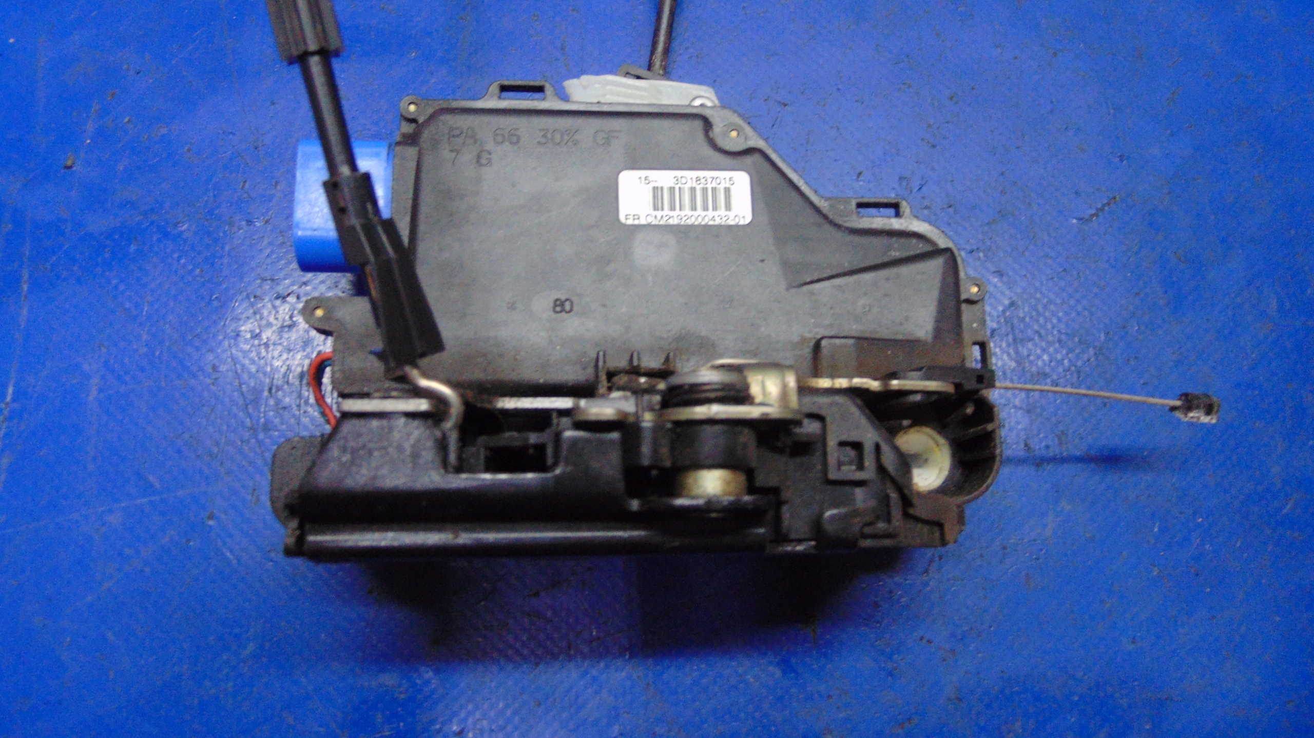 lock left front 9 PIN SEAT ALTEA 04-15 ROK