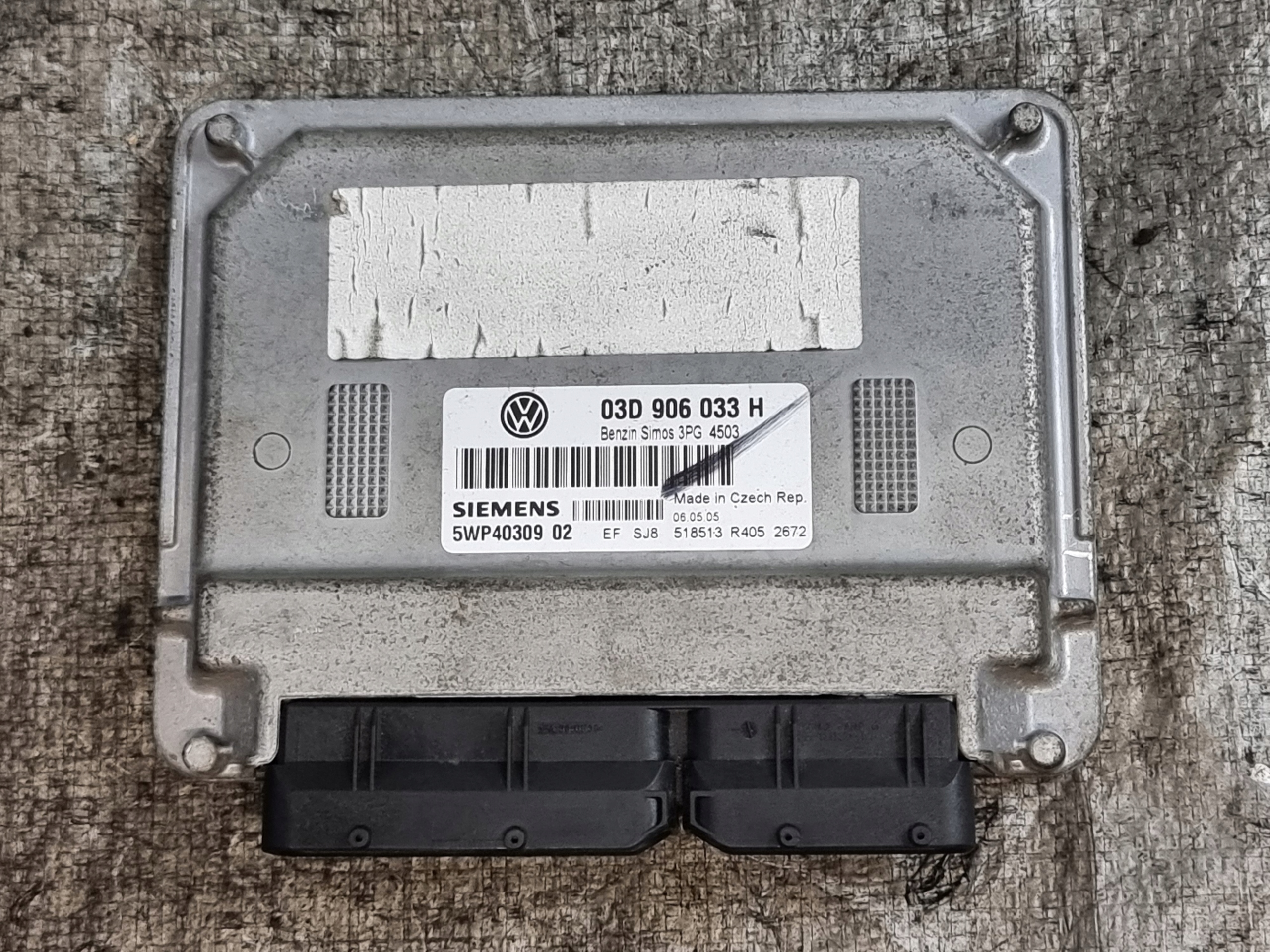 control unit computer of the engine OE 03D906033H VW FOX 1.2B 40kW 05r