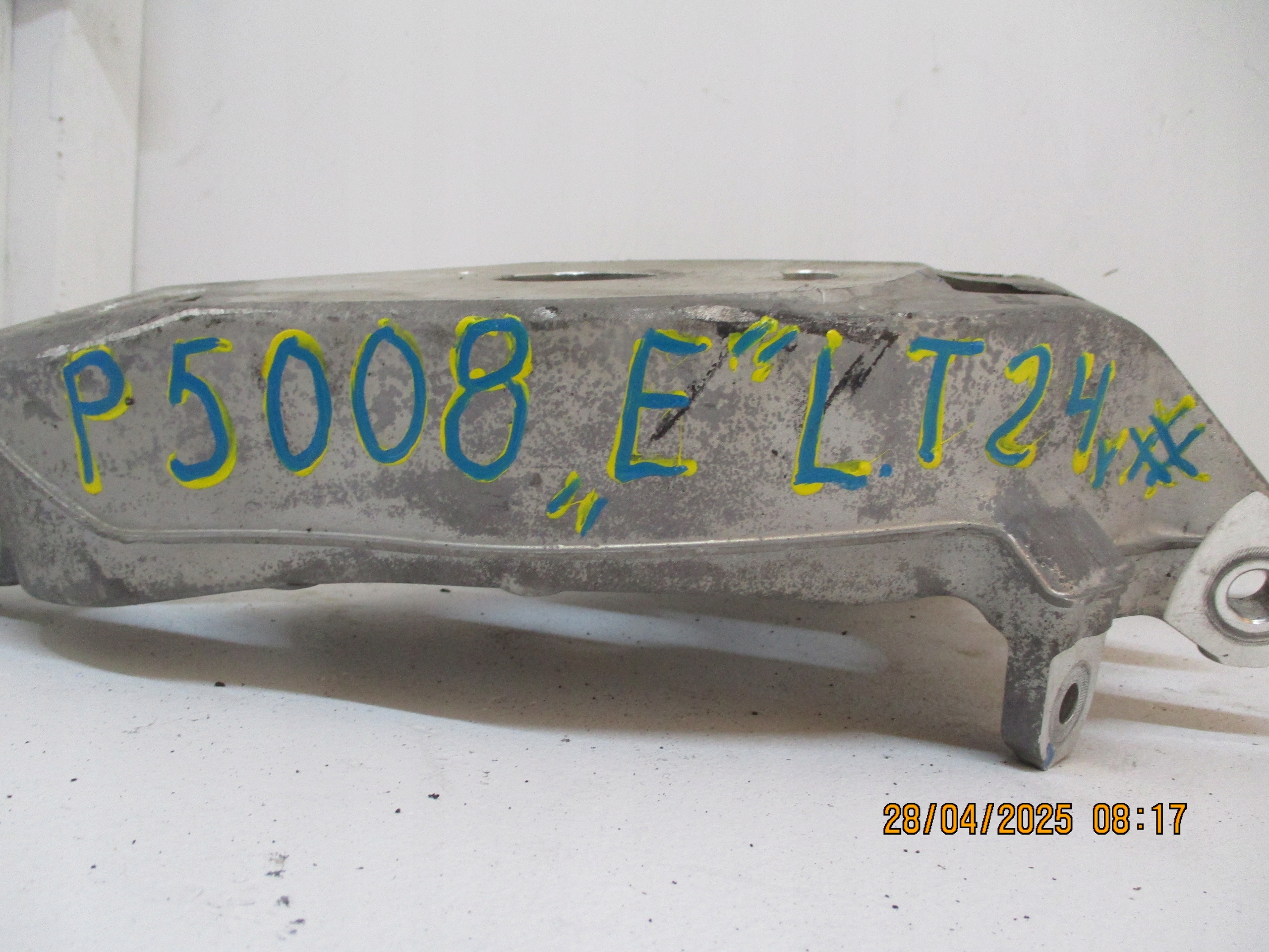 arm PEUGEOT 5008 III EV 24R right left rear ELEKTRYK