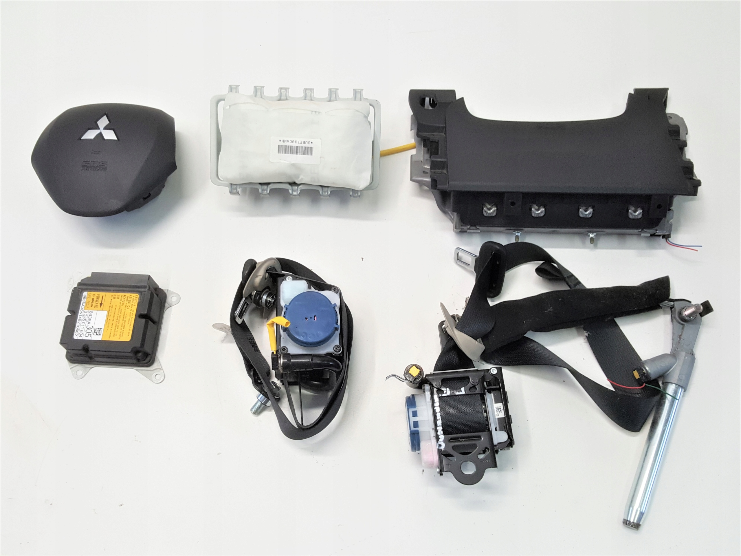 8635A305 - OUTLANDER III подушки безпеки ремені 12-15R.