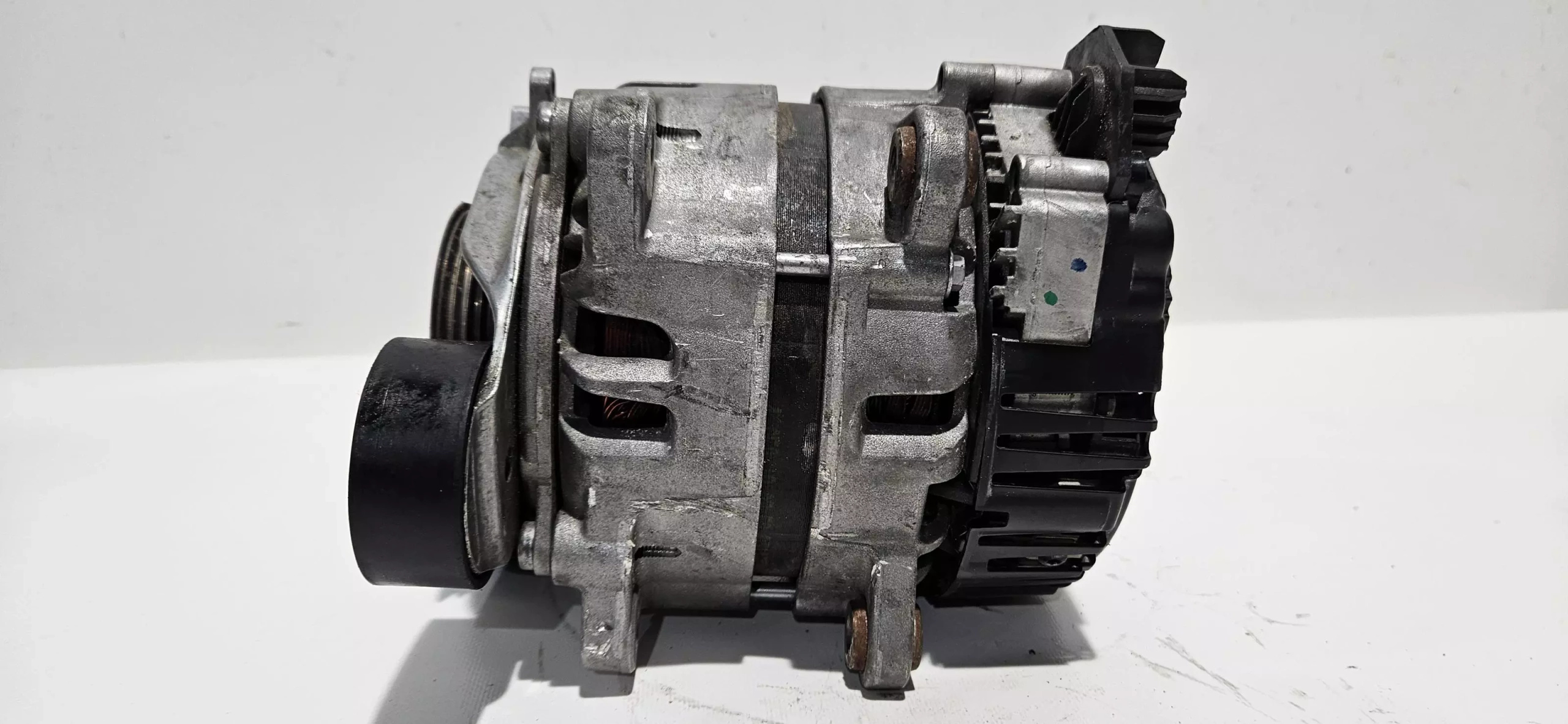 alternator AUDI A6 C8 A7 14V / 210A 04L903018BX