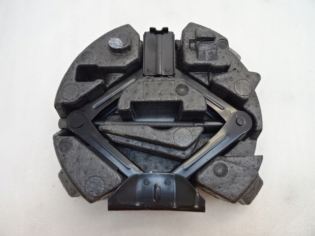 FORD KUGA MK2 WKŁAD KOŁA ZAPASOWEGO LEWAREK CV44-17009-AB