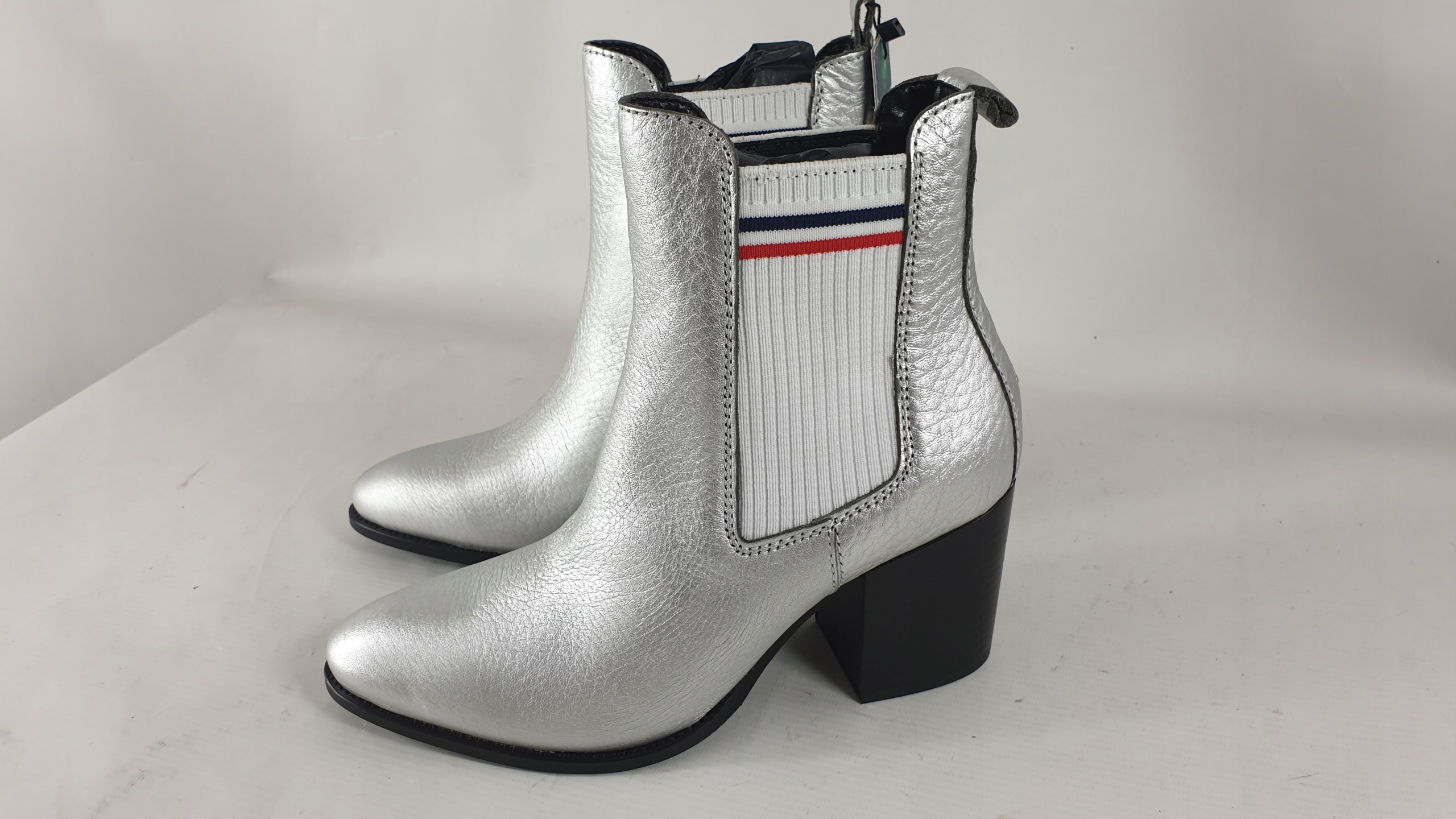 Tommy Hilfiger Kotníkové Boty Kožené Kozačky Polobotky VEL.38