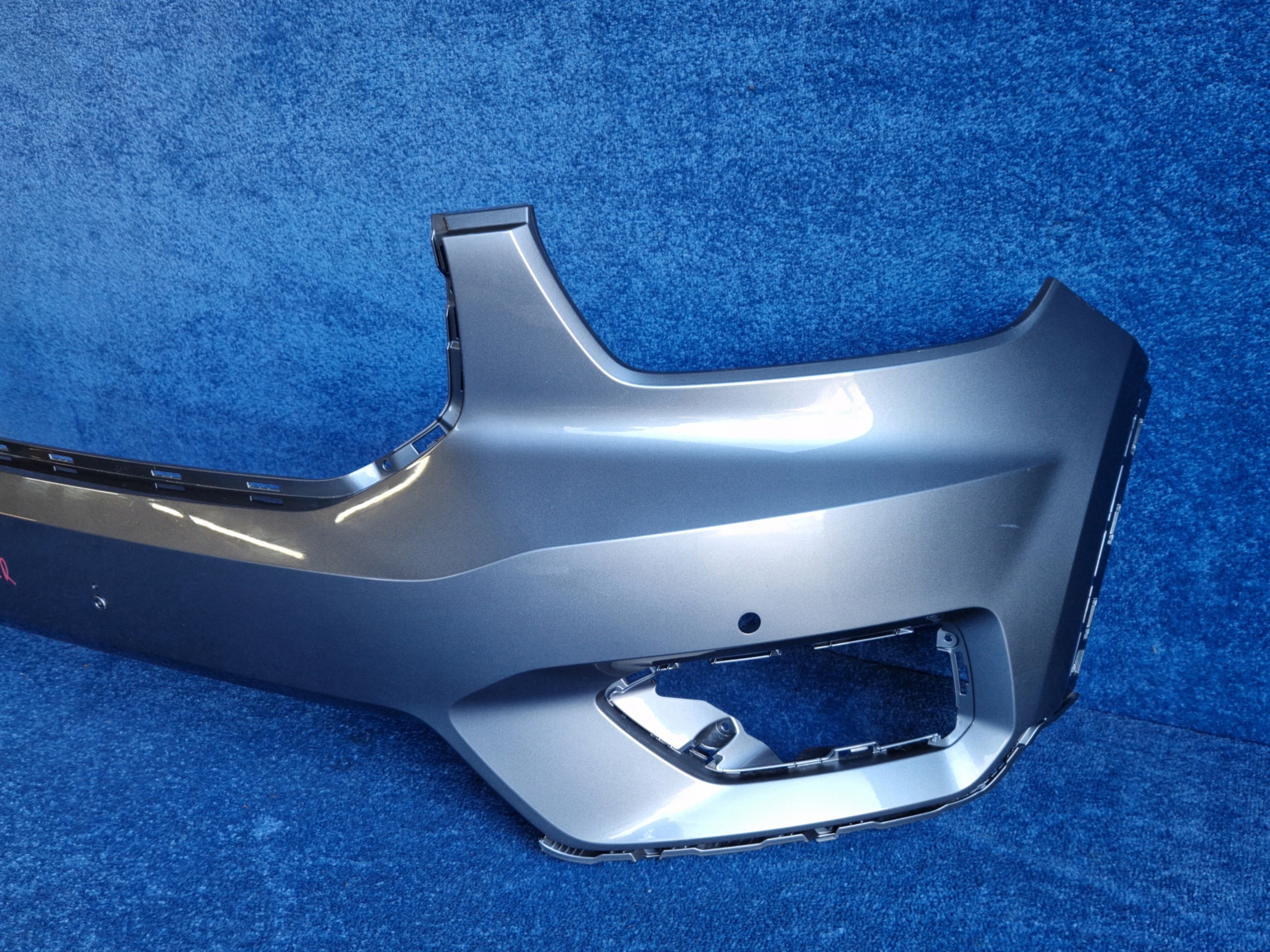 VOLVO XC40 2017-2022 bumper front front PDC DO LAKIEROWANIA 31449359