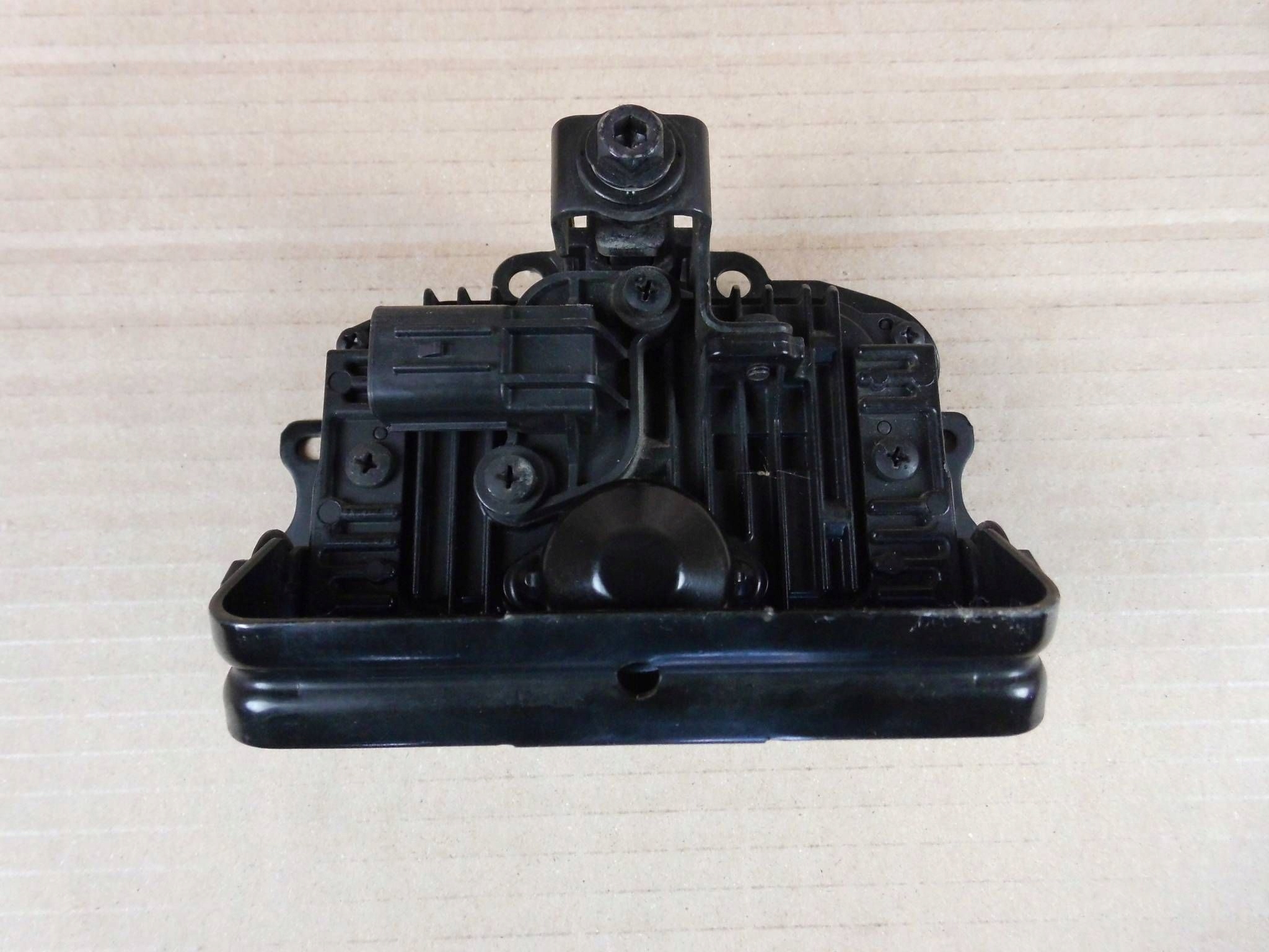 Toyota RAV4 IV distronic radar sensor odleglosci 8821047090