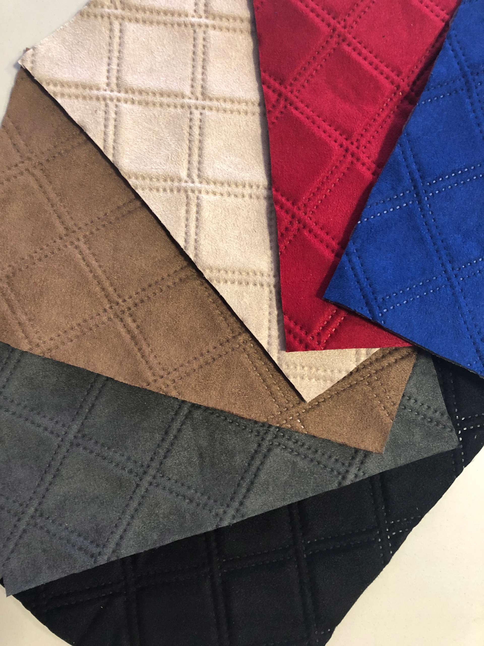 Pokrowce na fotele samochodu ciężarowego Scania R Scania S ekoskóra i welur Rodzaj Dedykowane