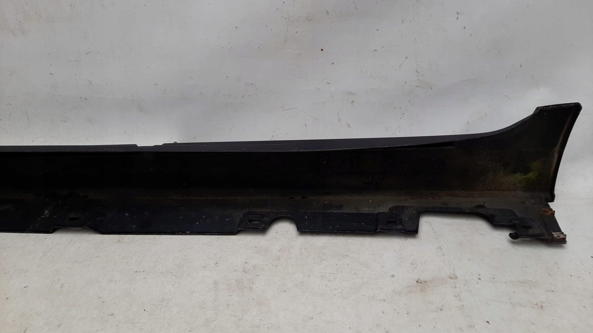 BMW 5 F10 F11 threshold right moulding threshold right 7184774