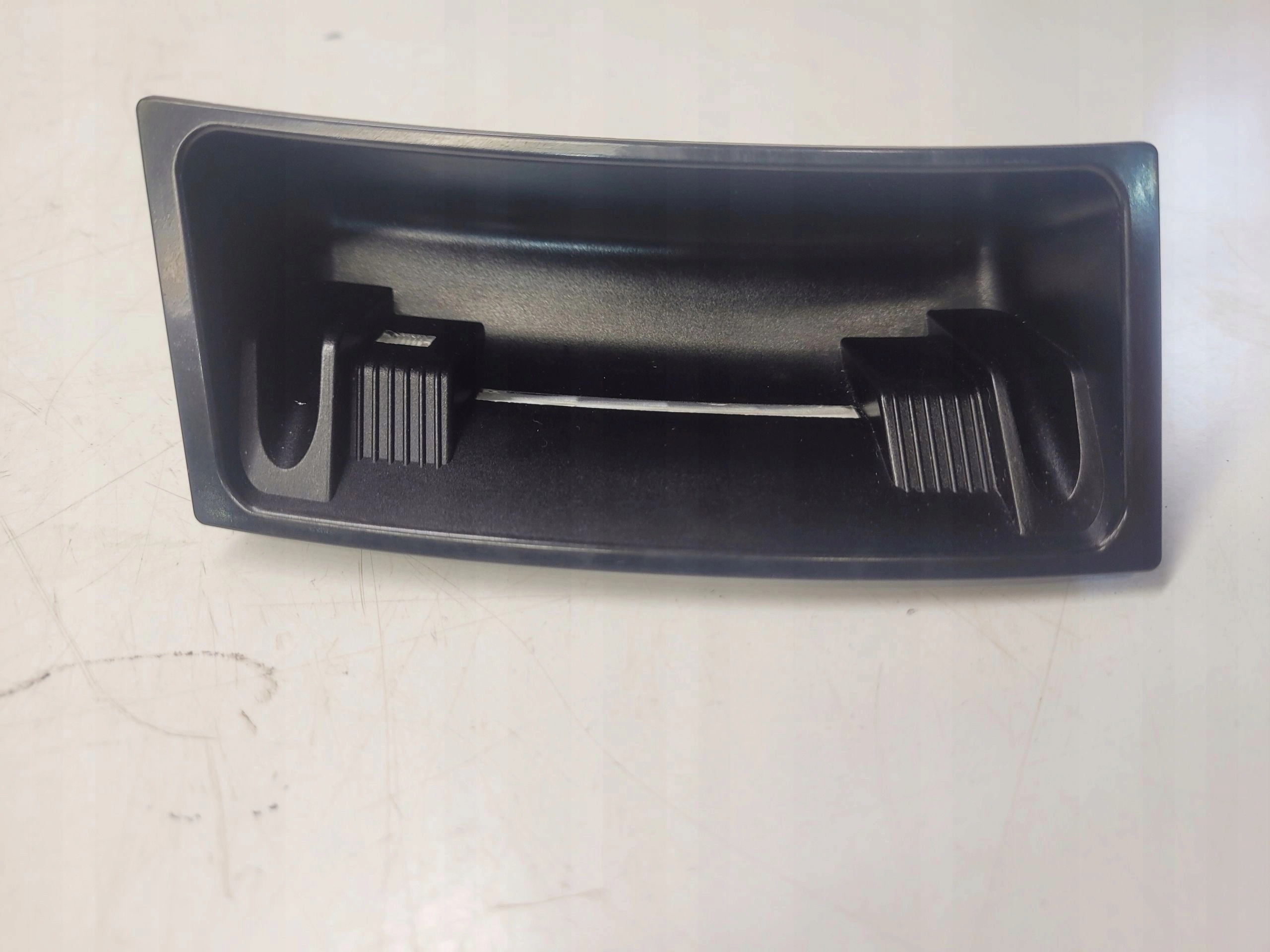 WKLAD POPIELNICZKI front AUDI A6 C6 4F1857989