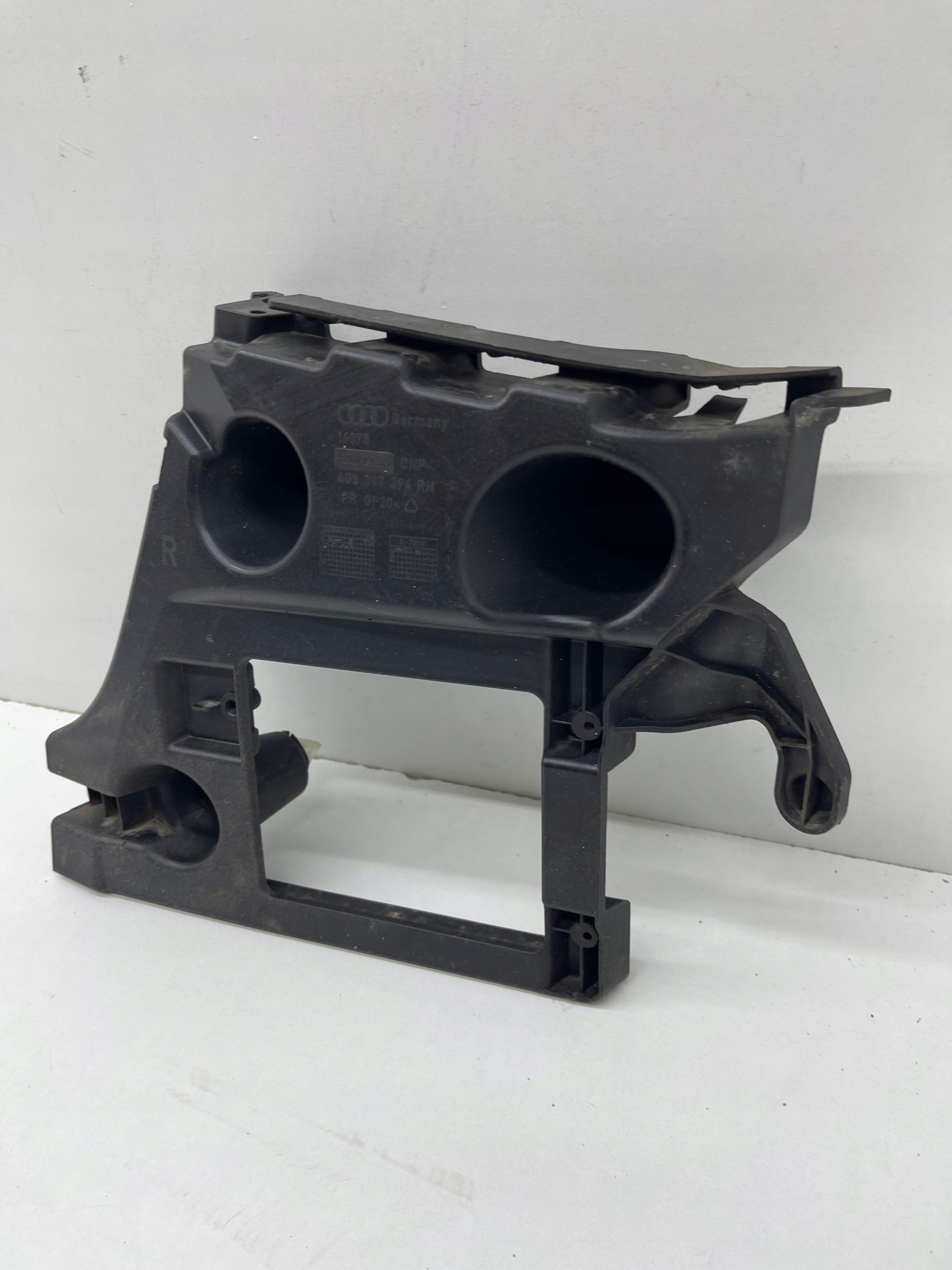 AUDI A6 C7 Berline Support Support plaque Pare choc Droite Arrière Original