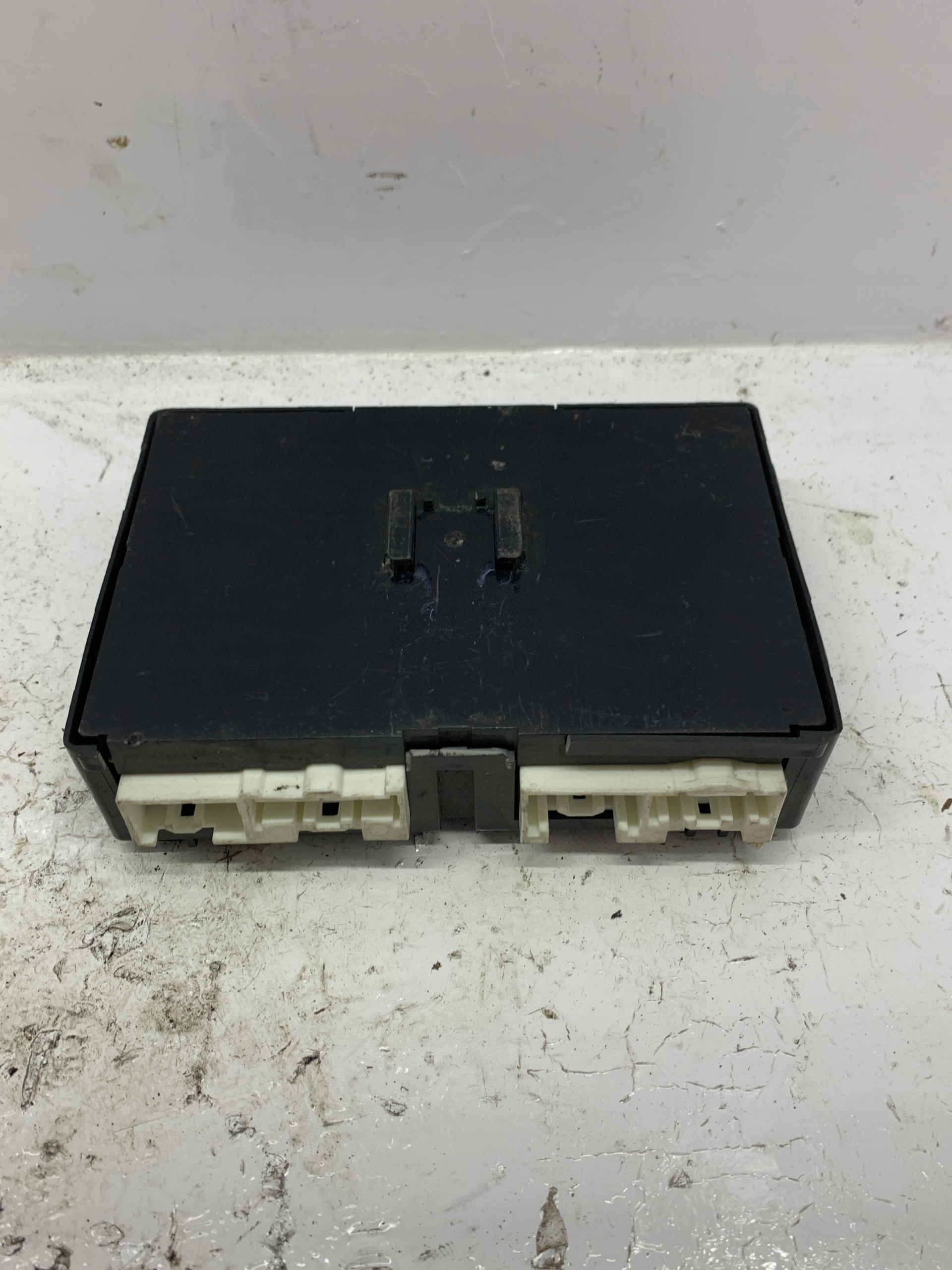 module control unit BCM CC3367560C MAZDA