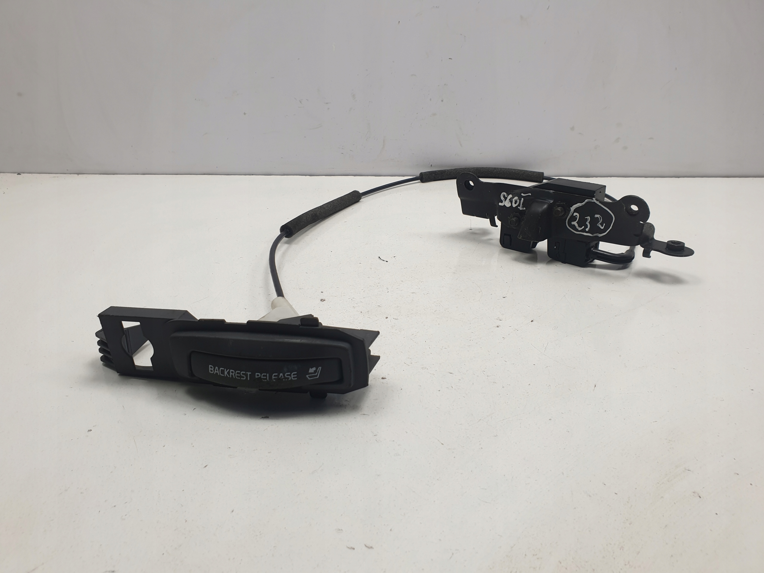 Volvo S60 ПРАВА РУЧКА СКЛАДАННЯ КУШЕТКИ 9188721