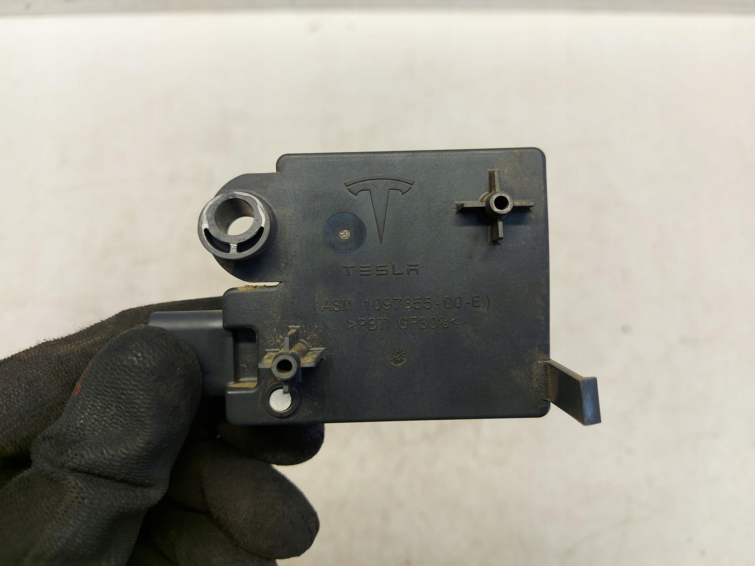 TESLA MODEL 3 RADAR SENSOR module 1097855-00-F