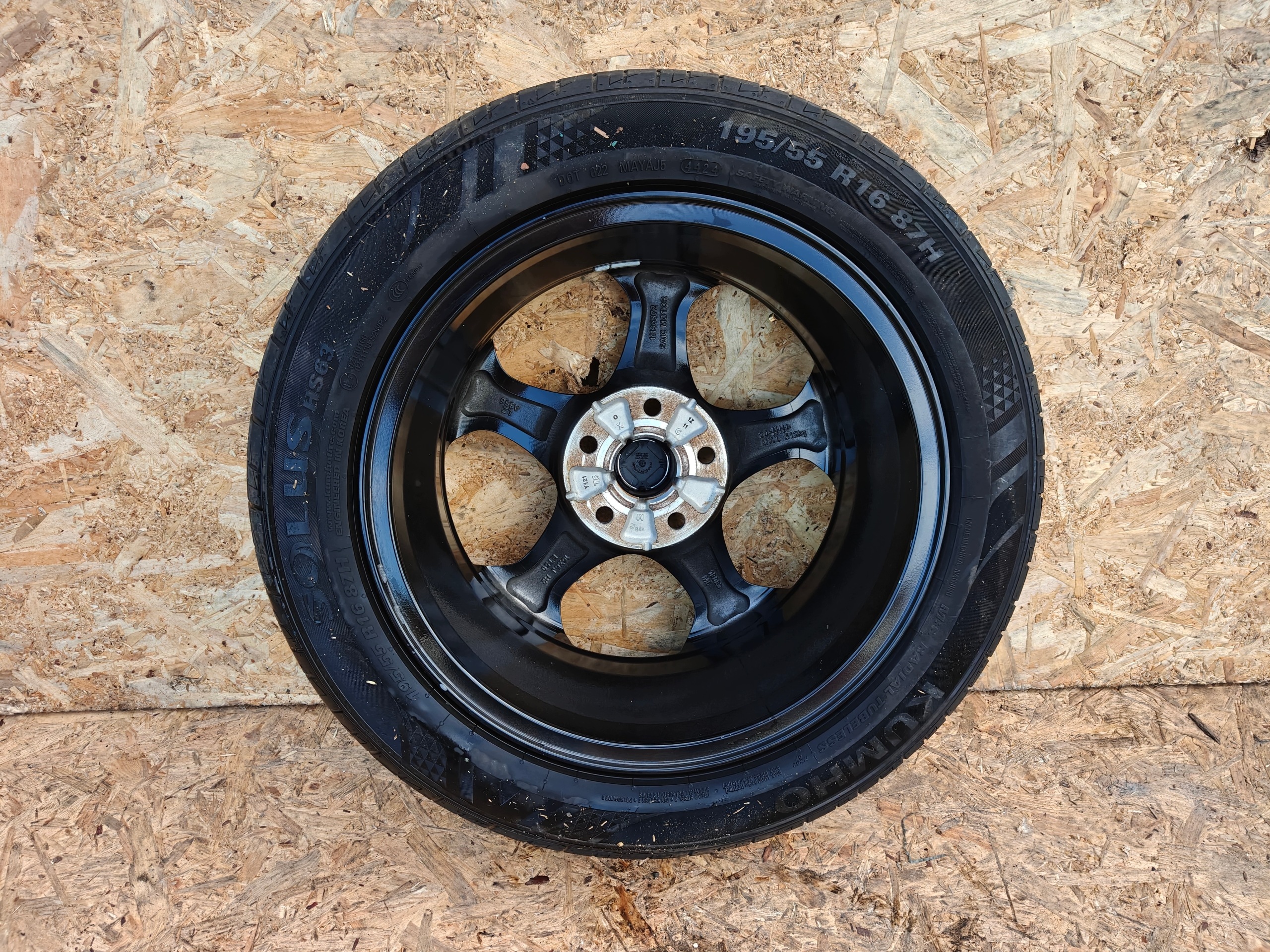 kola disky MG ZS KUMHO SOLUS HS63 195 55 16 7Jx16 ET40 11136372 2024 rok