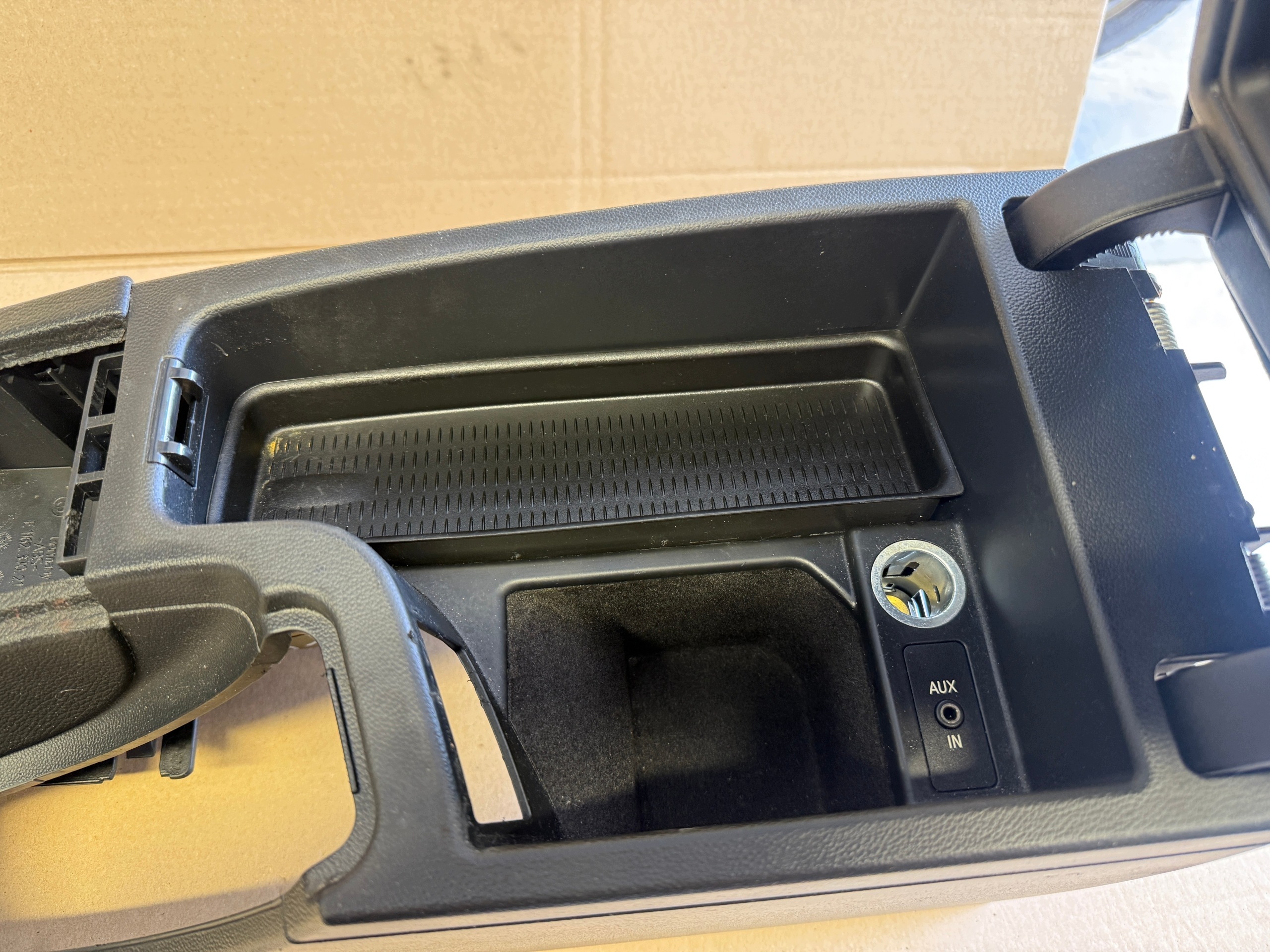 BMW E90 E91 LIFT LCI TUNEL central armrest leather 19279341