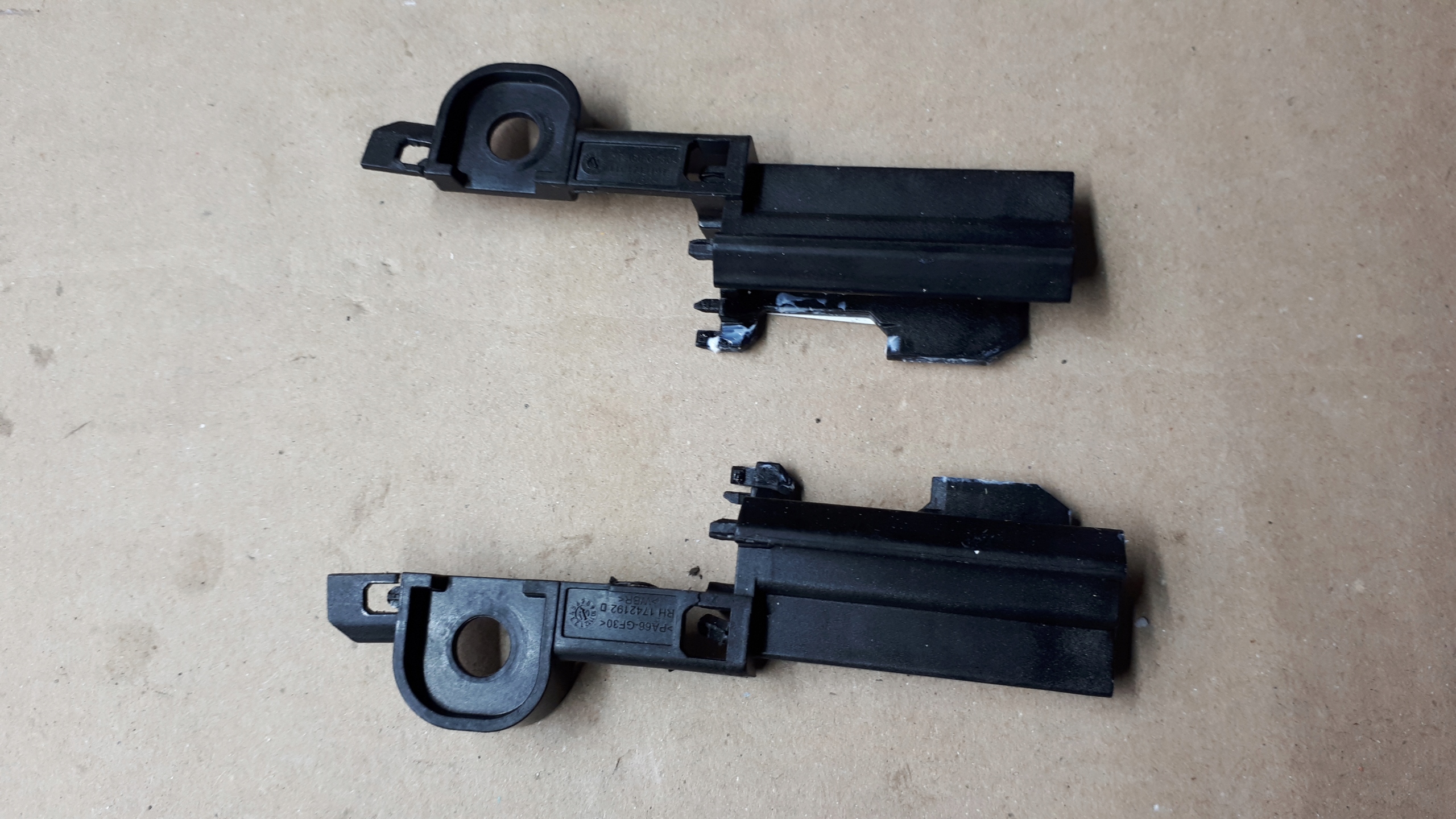 A4 B9 лифт кронштейн крепление крыши 8W9877307A