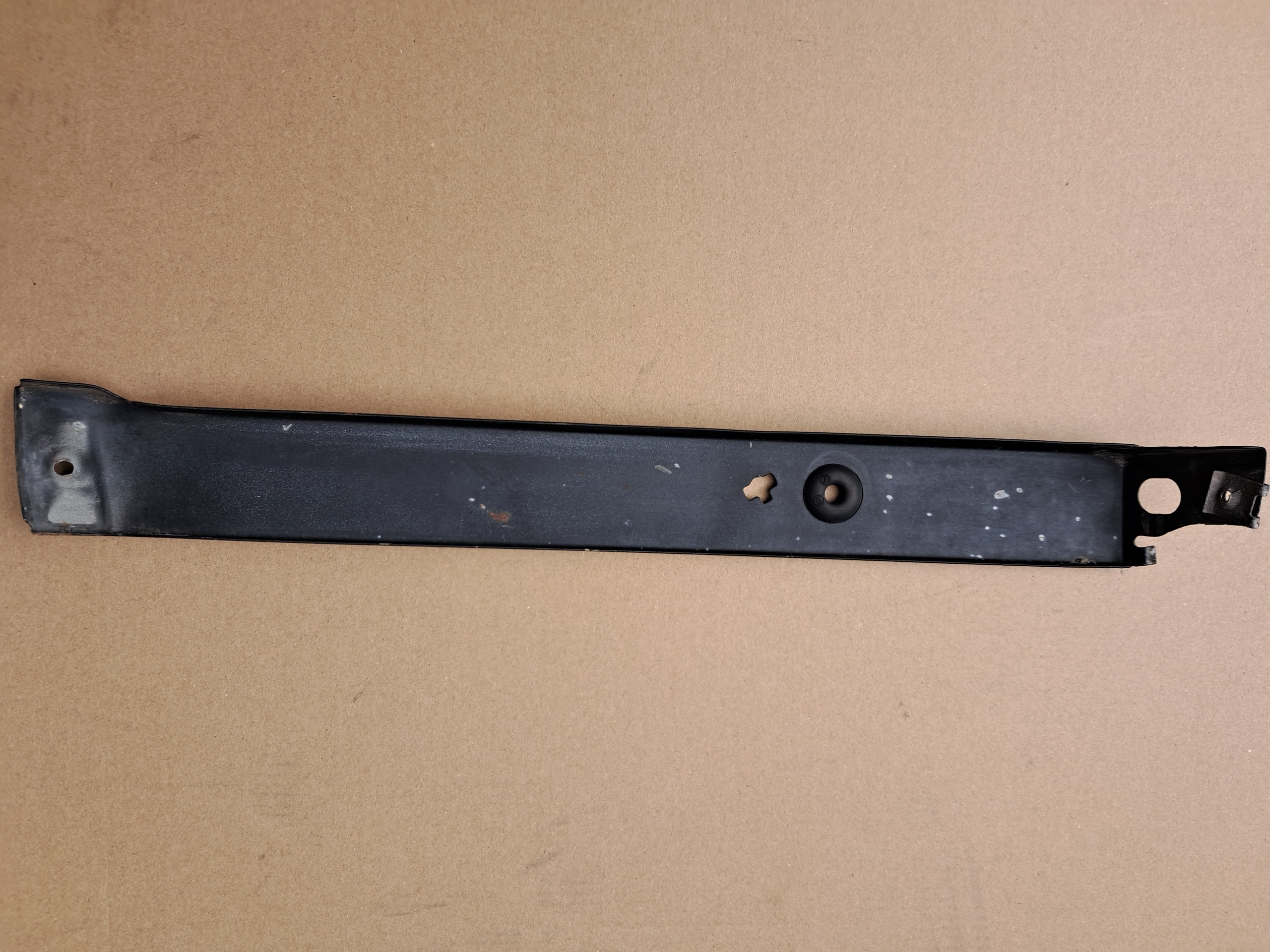 moulding left front below light MERCEDES W126 SE SEL 1268891563
