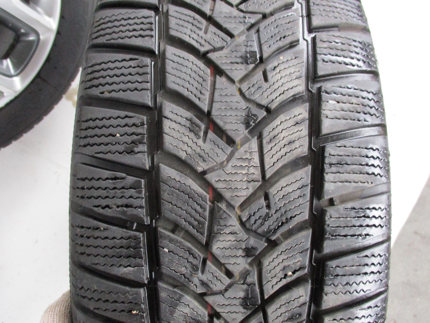 wheels discs tyres KIA SORENTO R19 M+S