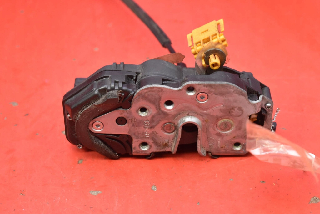 lock door right front front EU OPEL INSIGNIA A HB LIFT 13-20